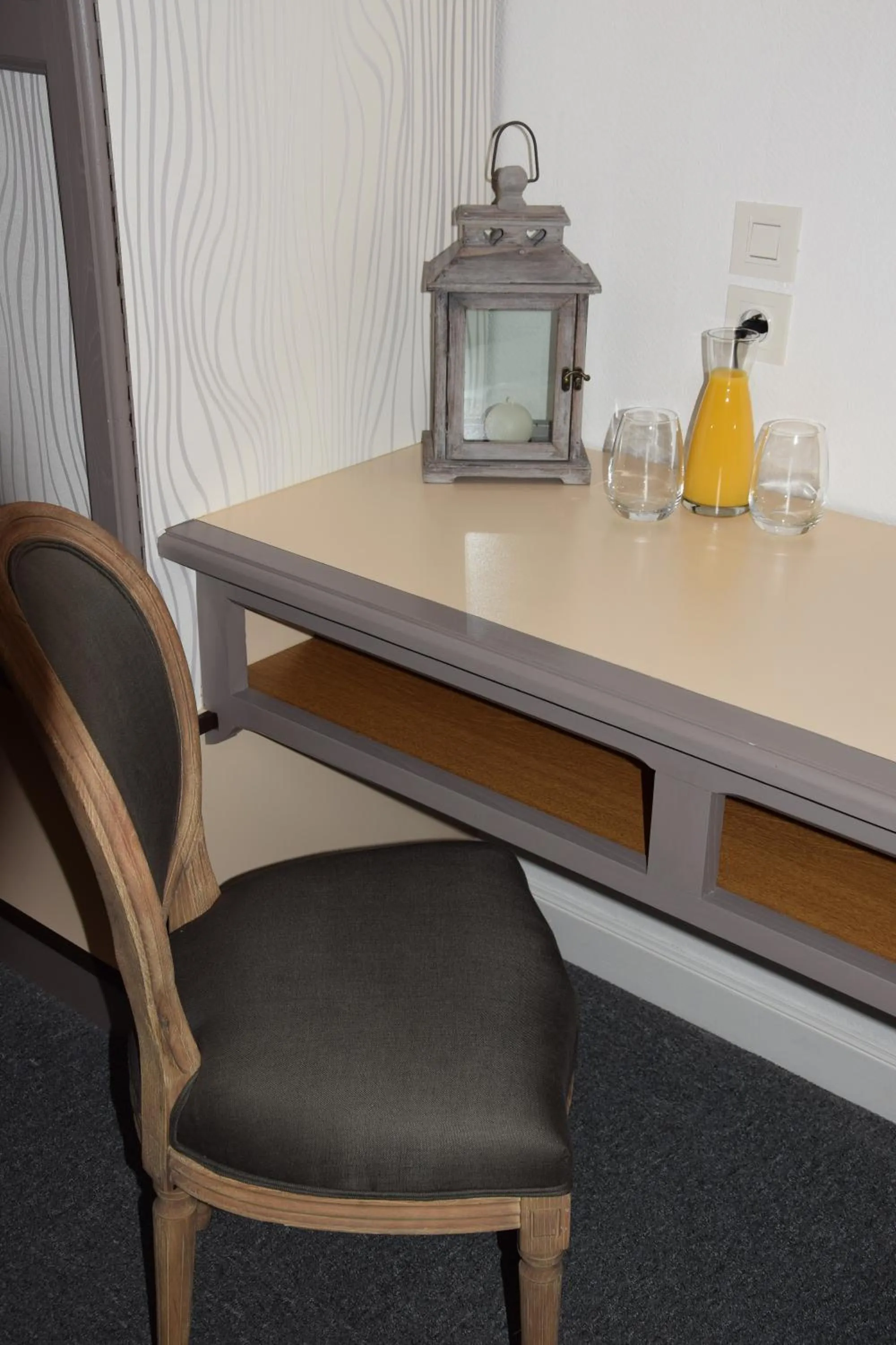 Property building in Le Petit Relais