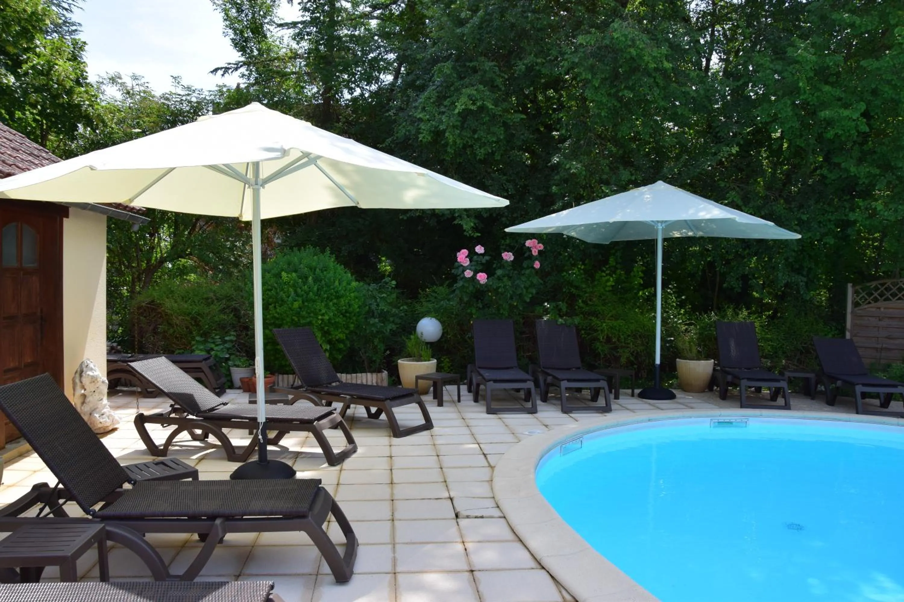 Shower in Le Petit Relais