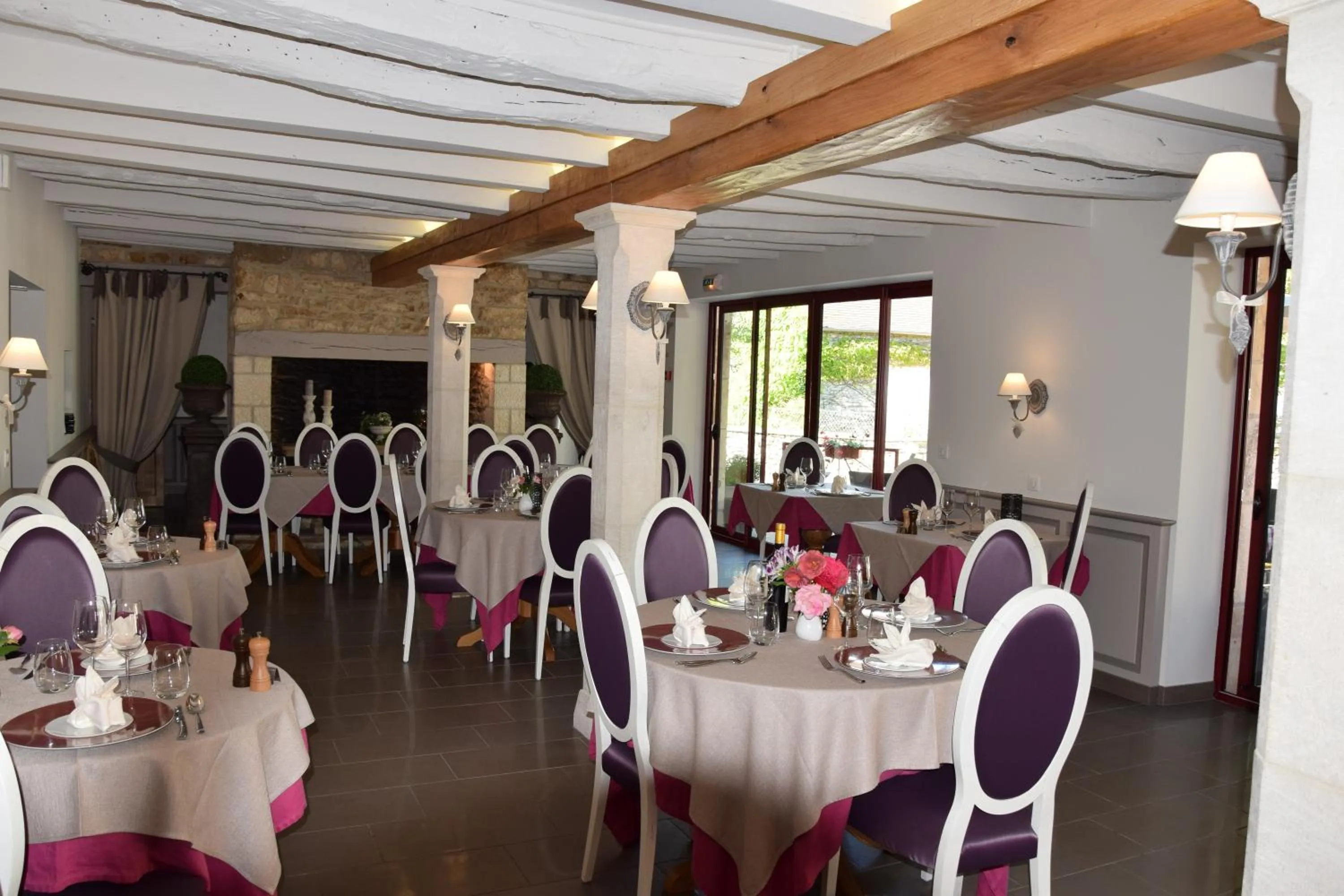 Restaurant/places to eat in Le Petit Relais
