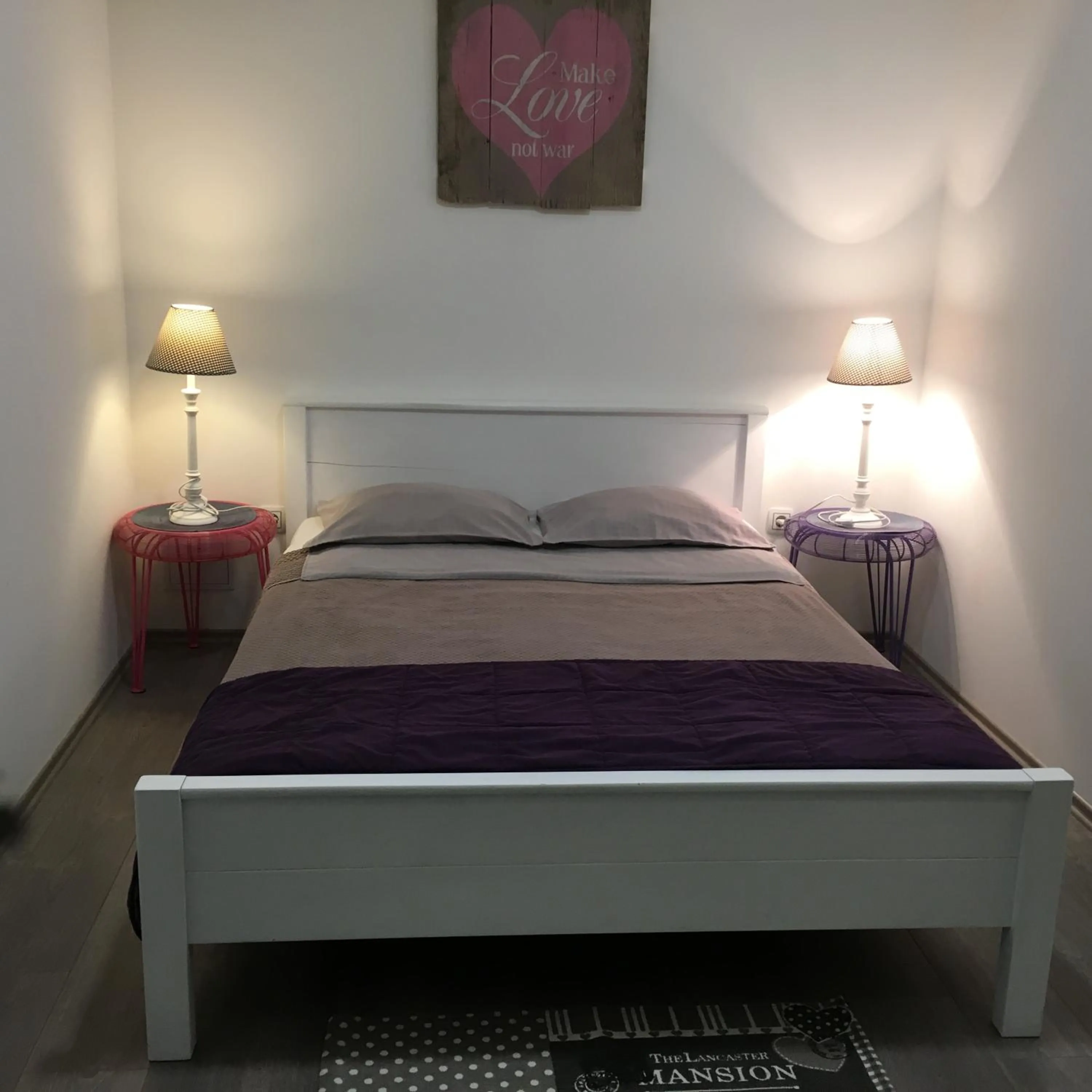 Other, Bed in Rooms Madison