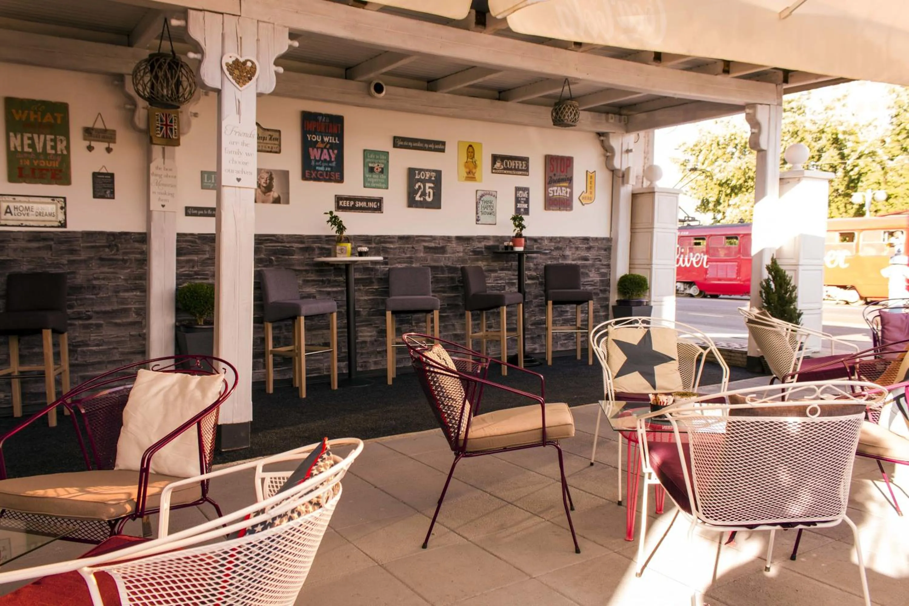 Facade/entrance in Rooms Madison