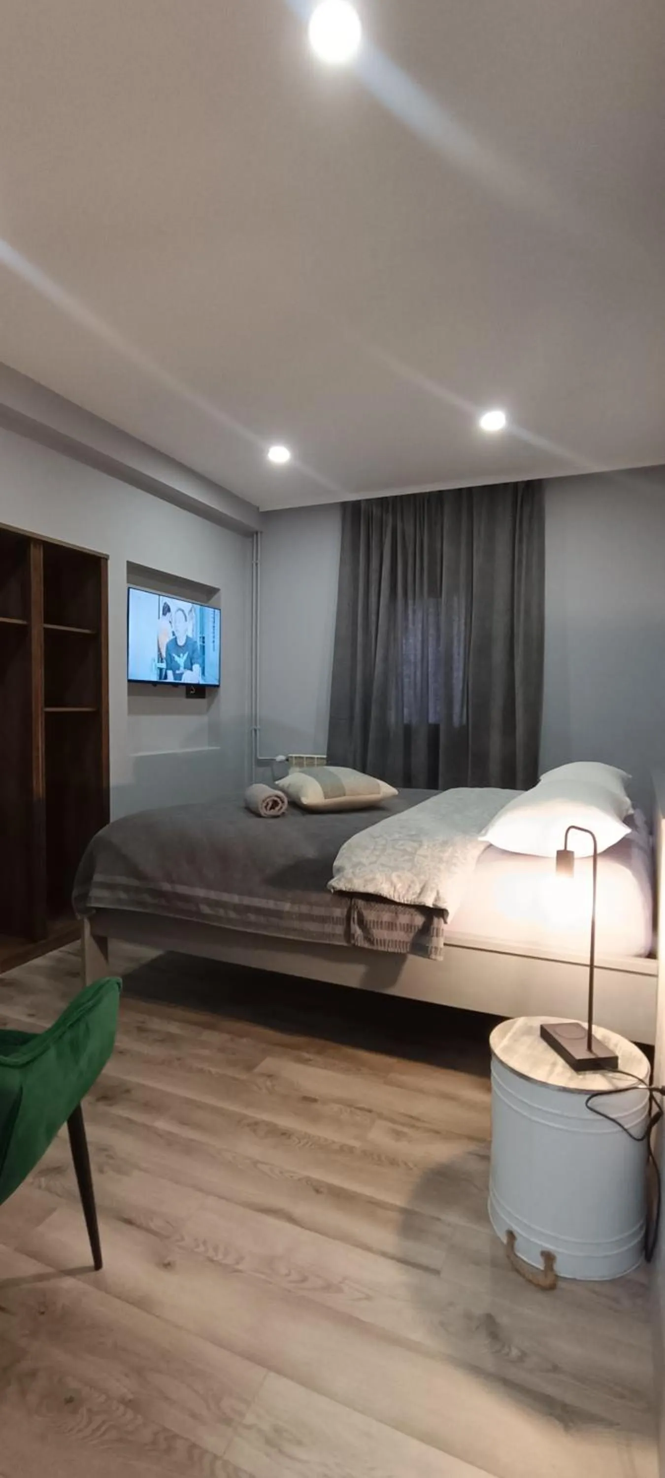 Living room, Bed in Rooms Madison