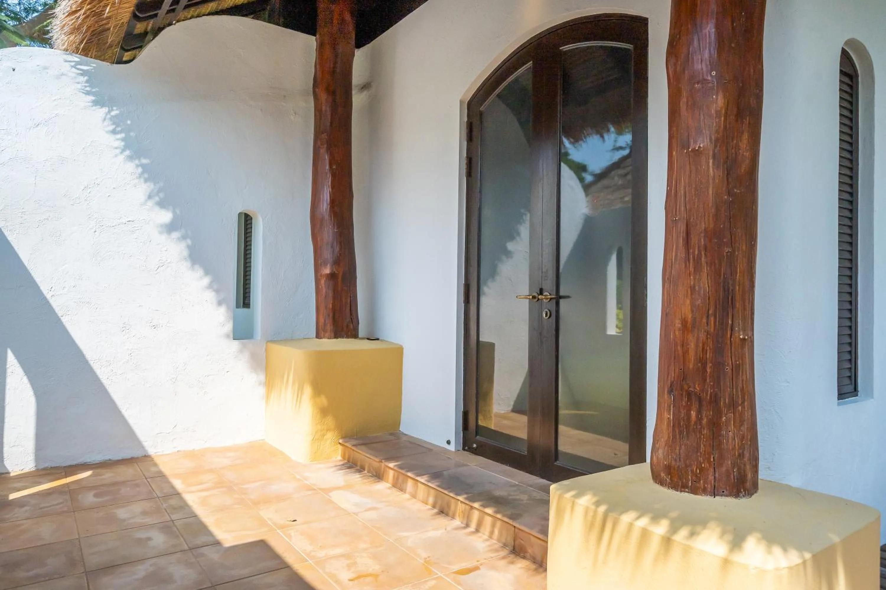 Facade/entrance in Paradee