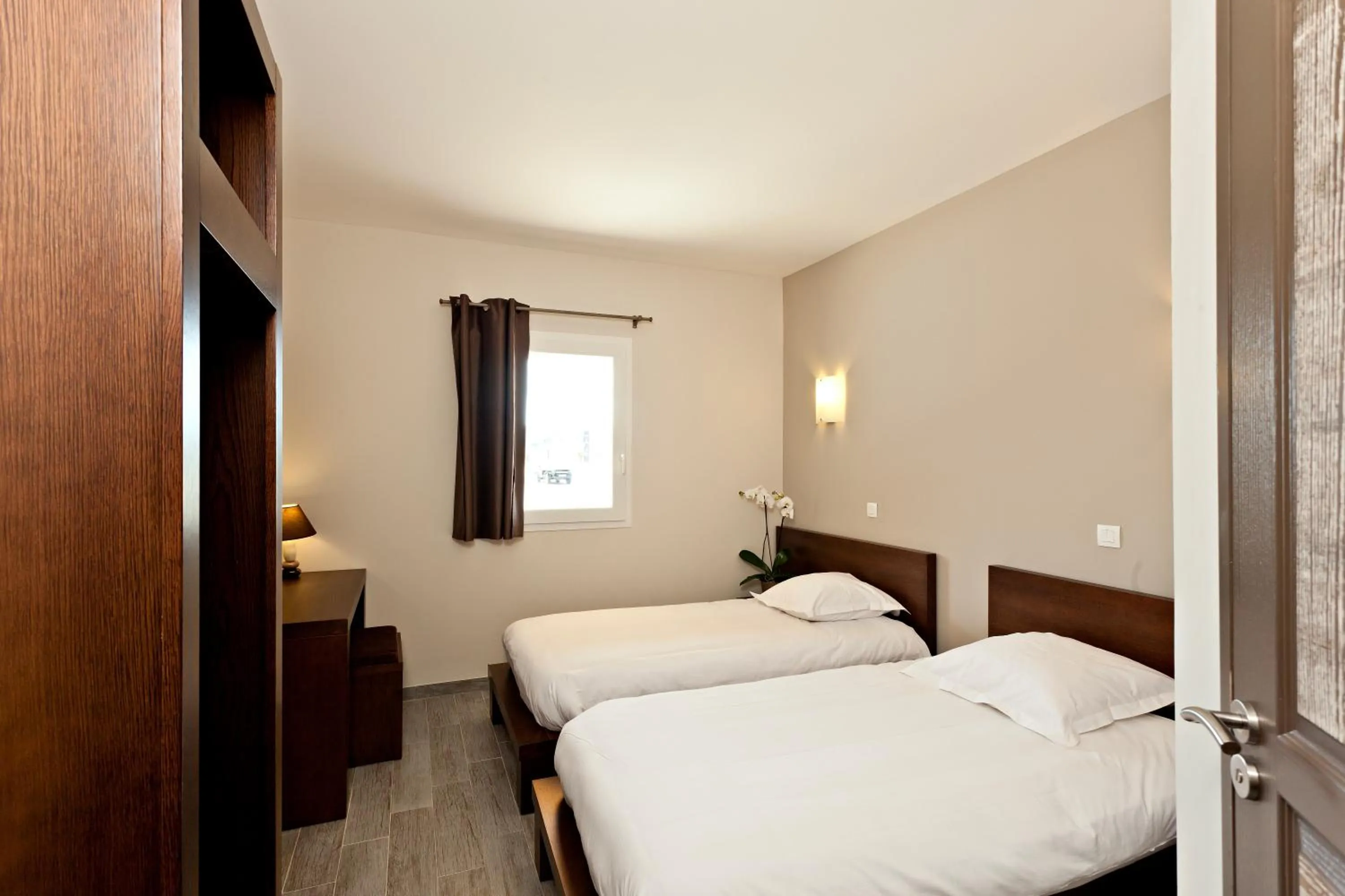 Bedroom, Bed in Le Ya'Tis