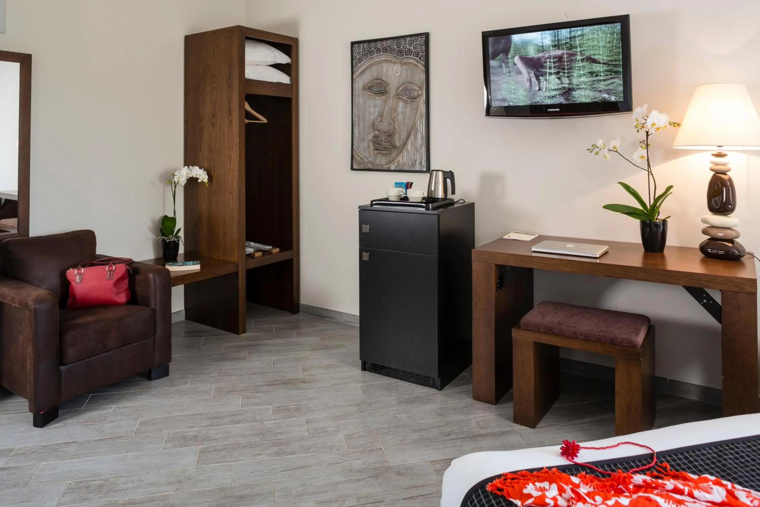 Decorative detail in Le Ya'Tis