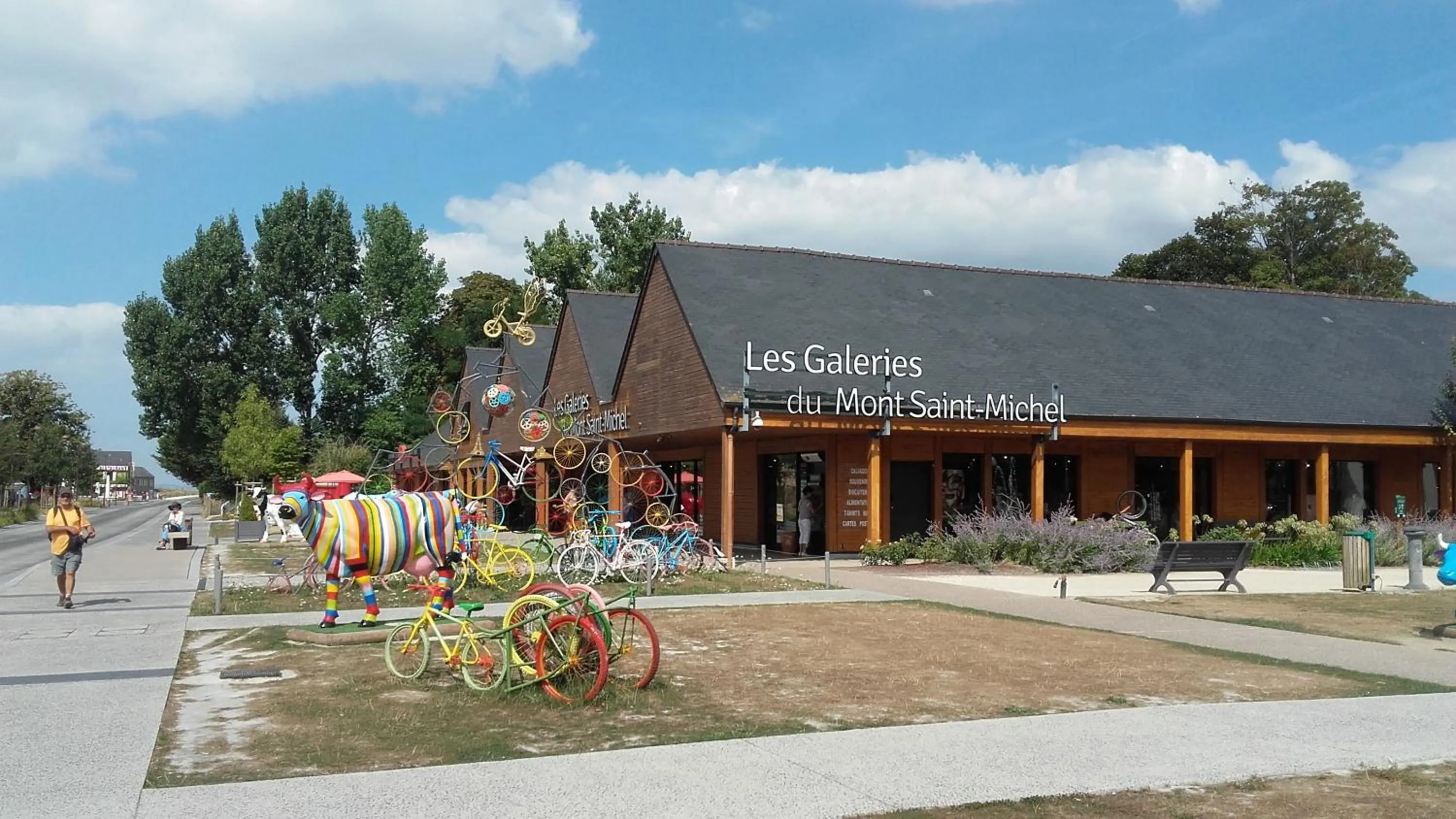 Supermarket/grocery shop in Hôtel Vert