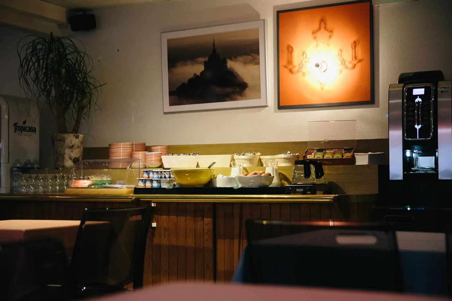 Food and drinks in Hôtel Vert