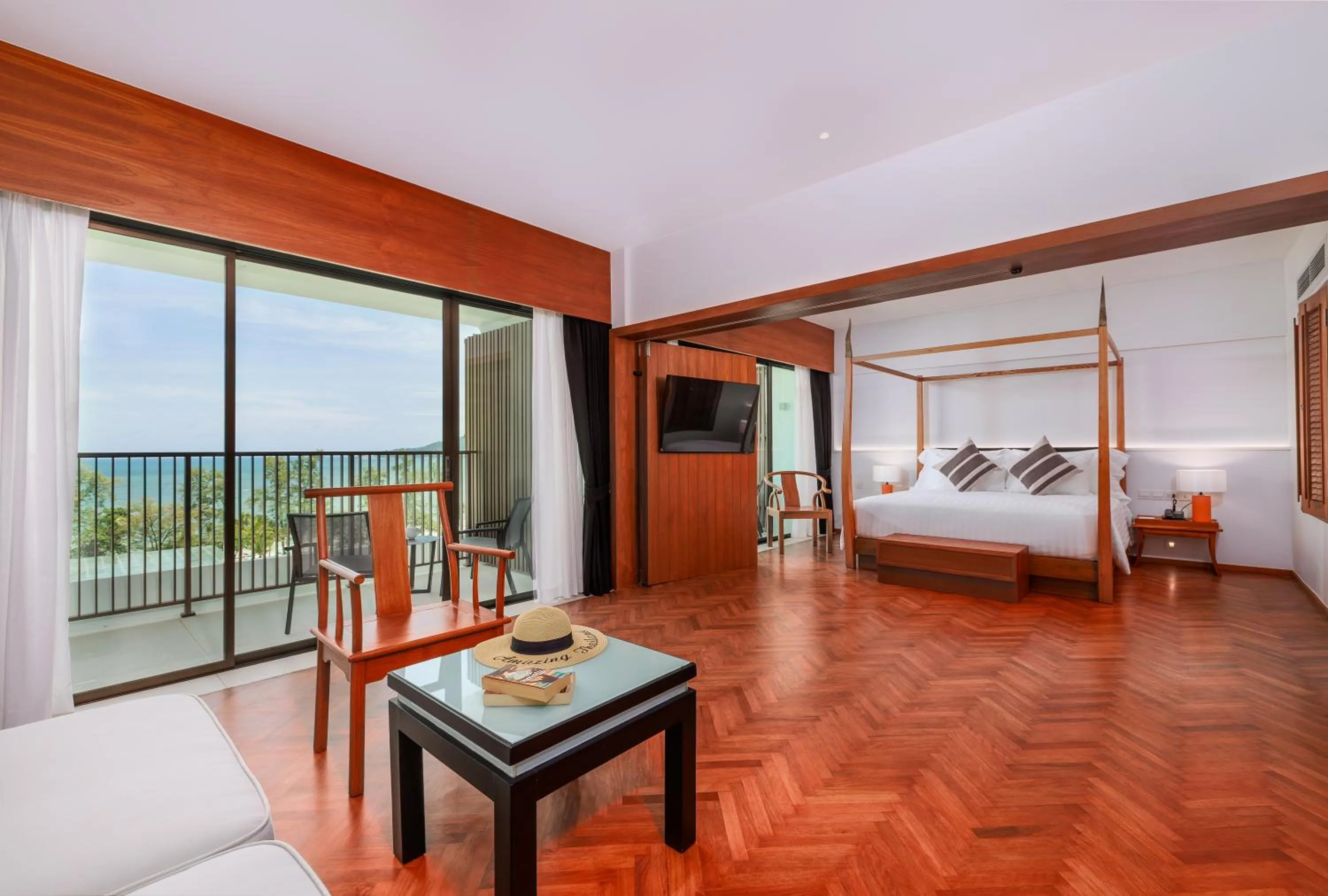 View (from property/room), Bed in Patong Beach Hotel by See2Sea