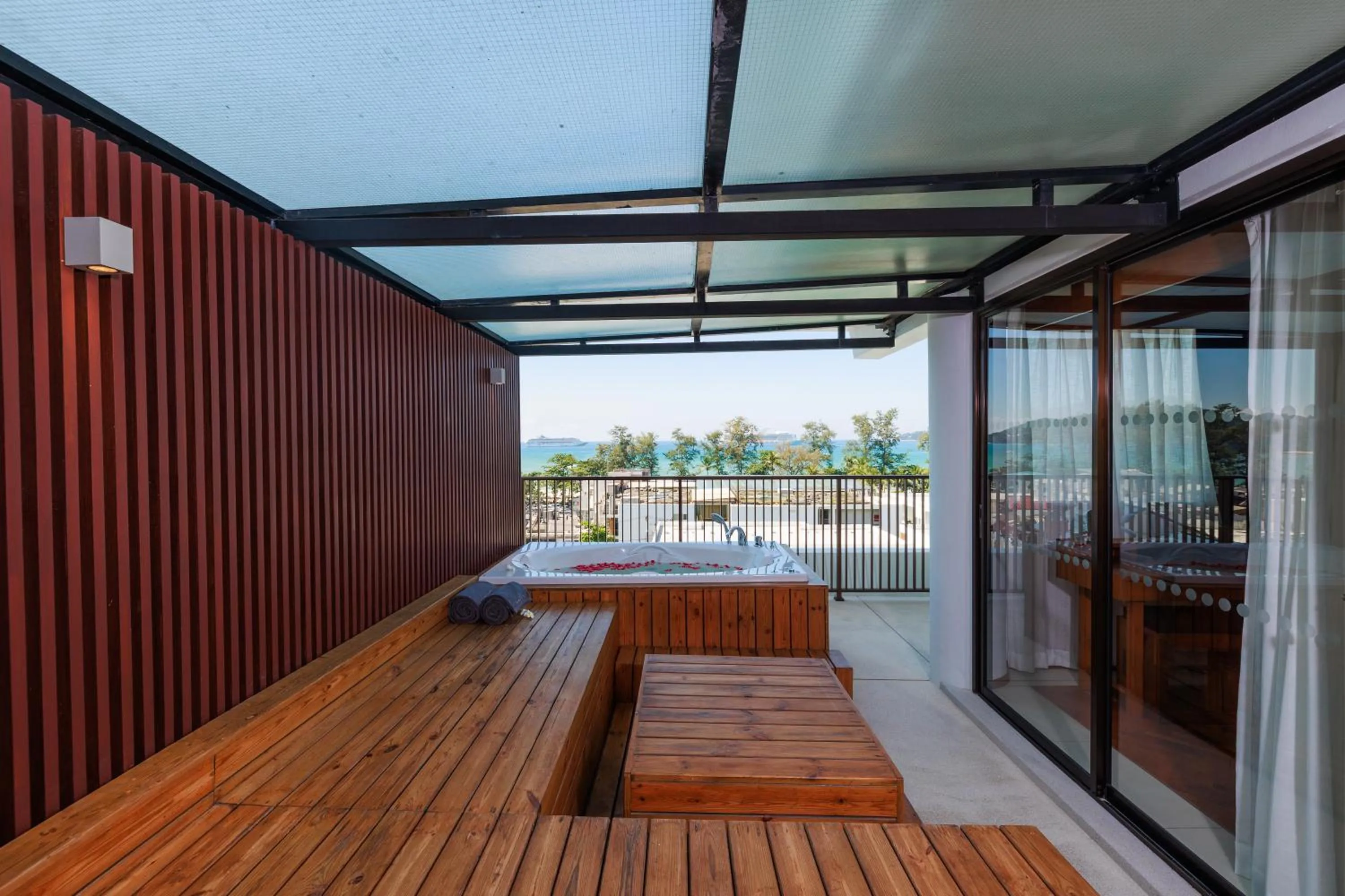 Balcony/Terrace in Patong Beach Hotel by See2Sea