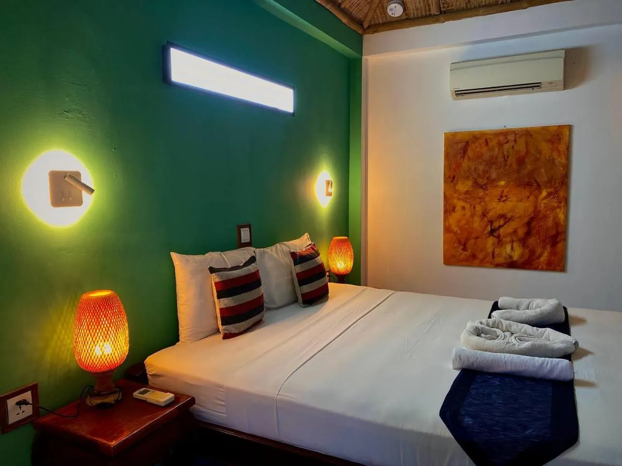 Bed in Au Cabaret Vert