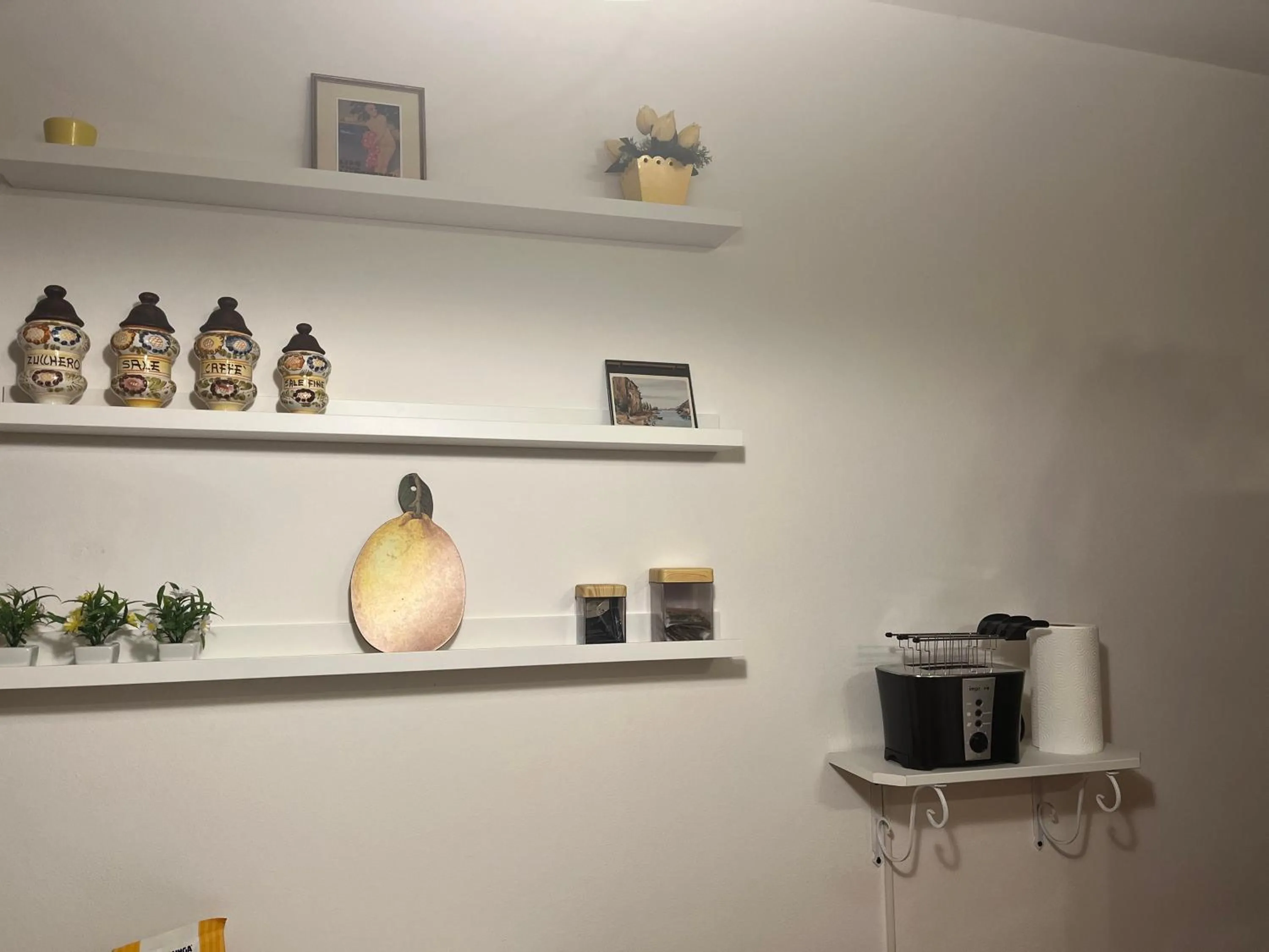 Dining area in Casa Ambra Comfort Studio