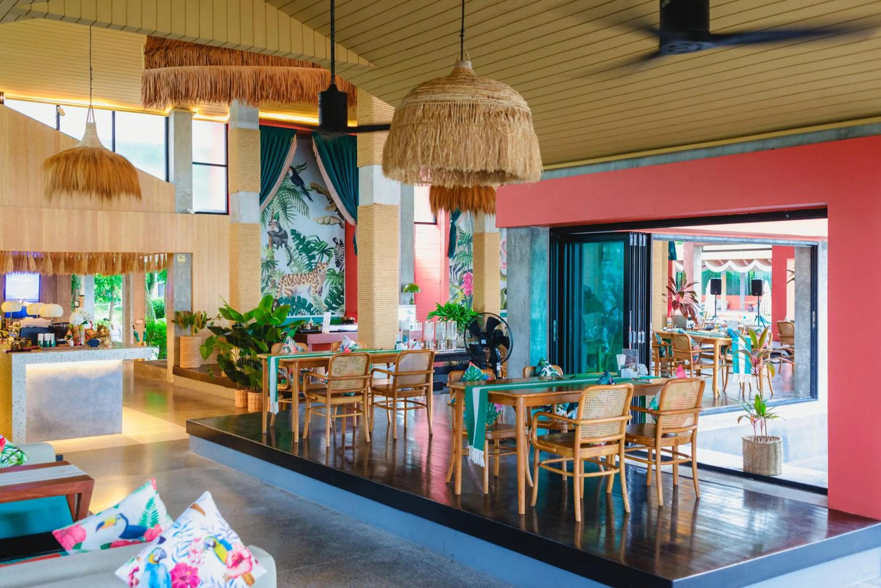 Restaurant/places to eat in Tolani Resort Koh Samui