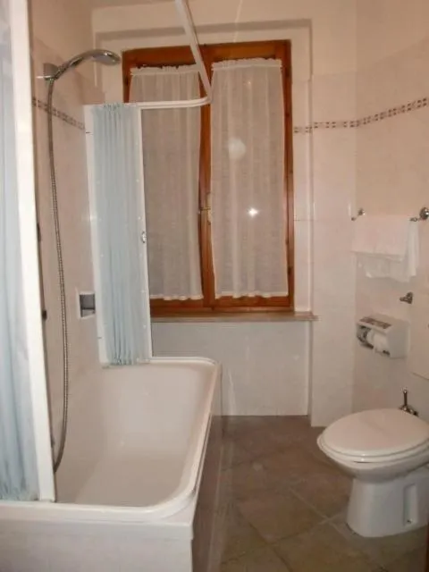 Bathroom in Hotel San Pietro