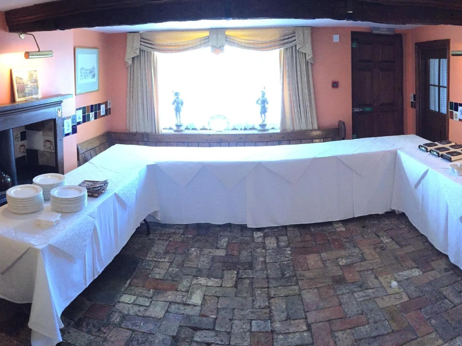 Lobby or reception, Bed in Cross Keys Hotel Chatteris