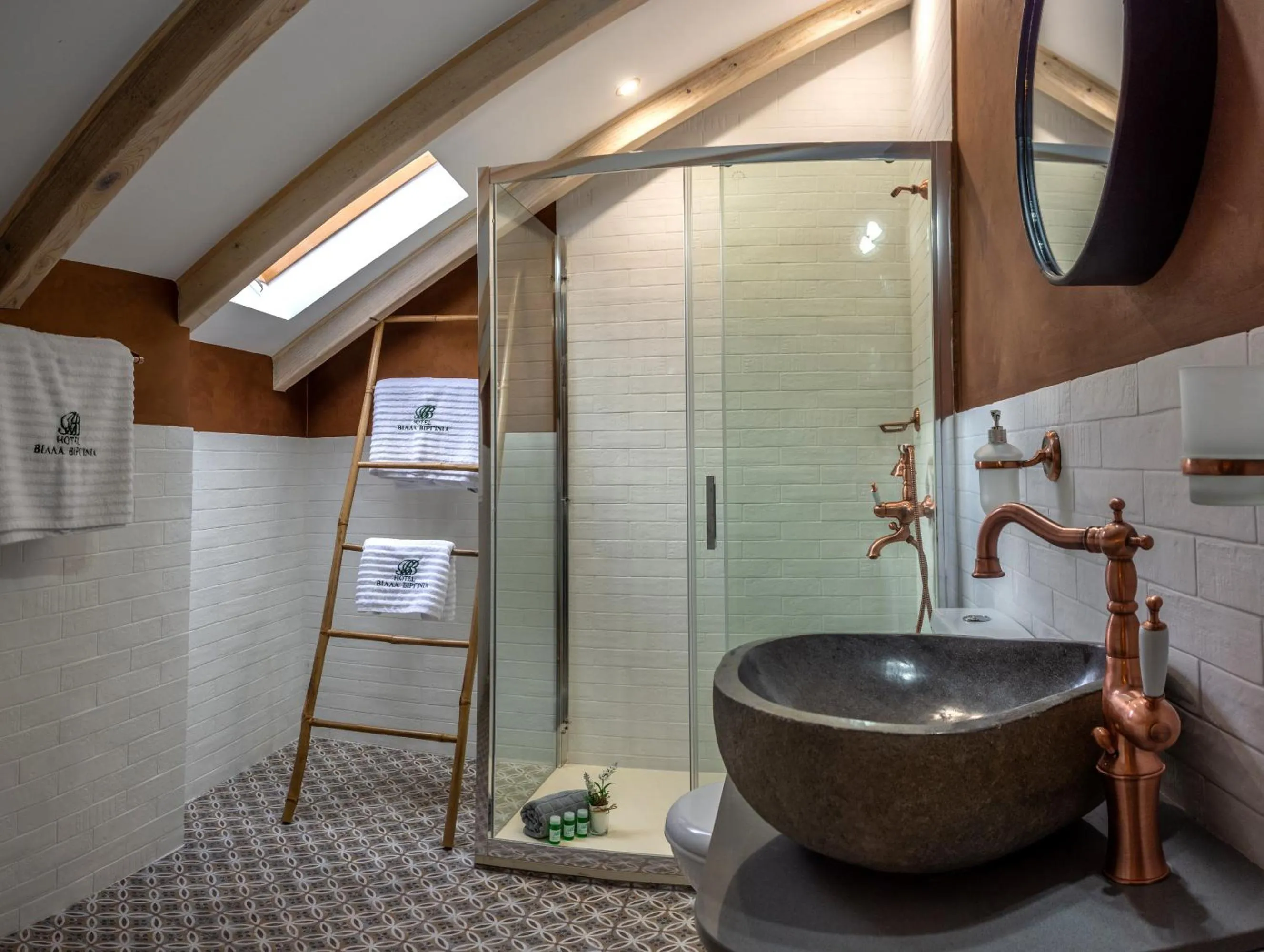 Bathroom in Villa Virginia Hotel