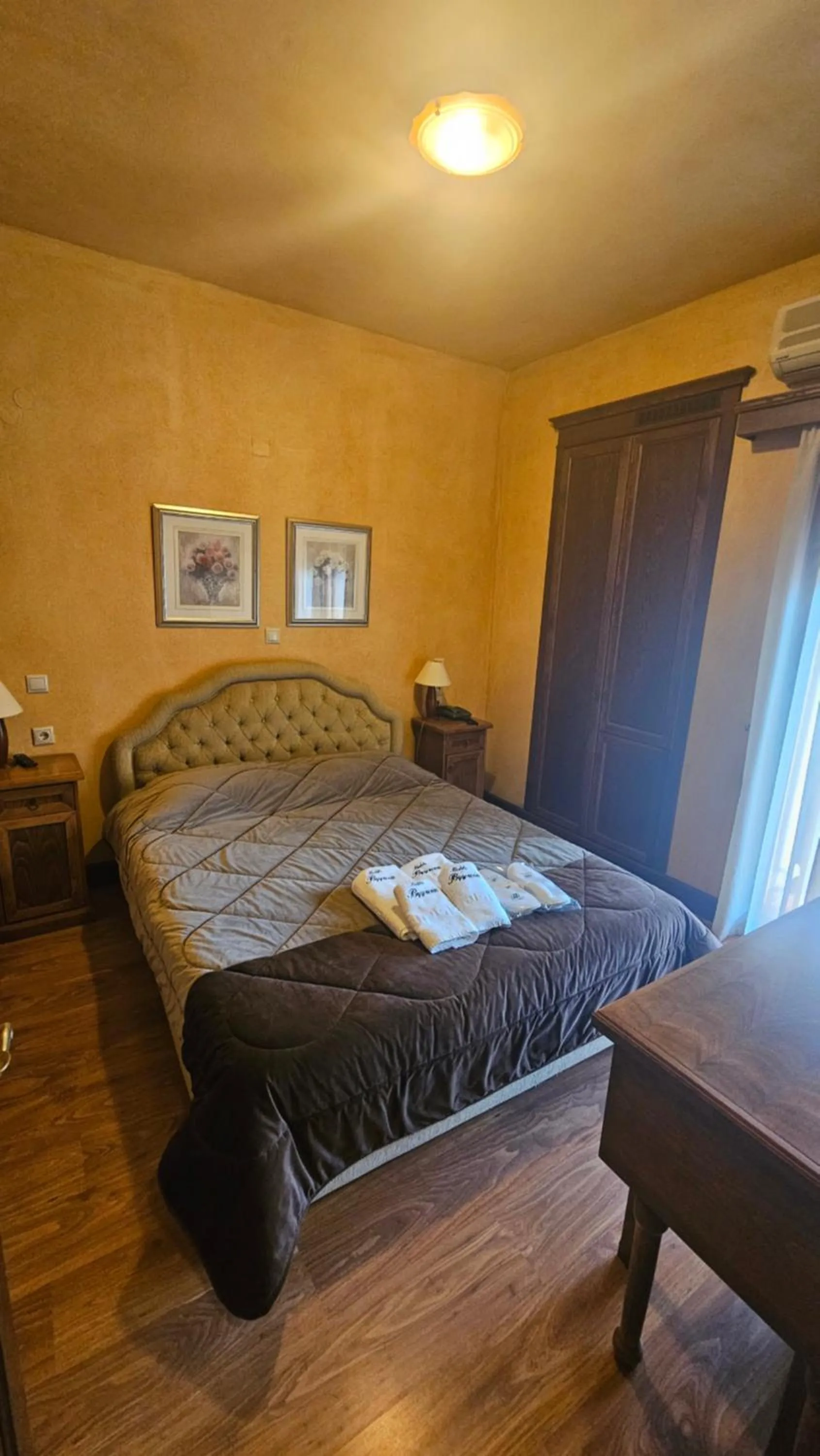 Bed in Villa Virginia Hotel