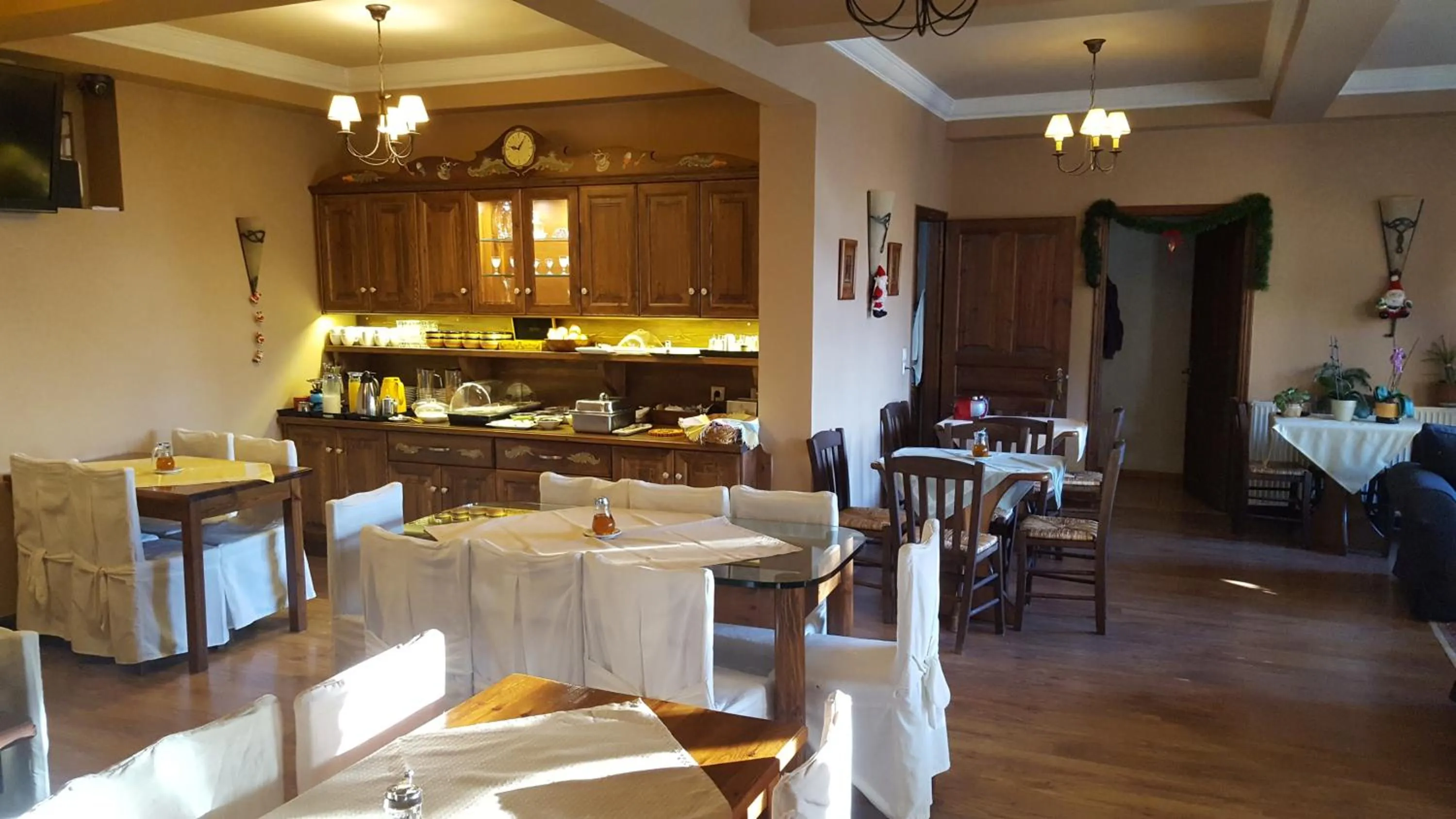 Breakfast in Villa Virginia Hotel