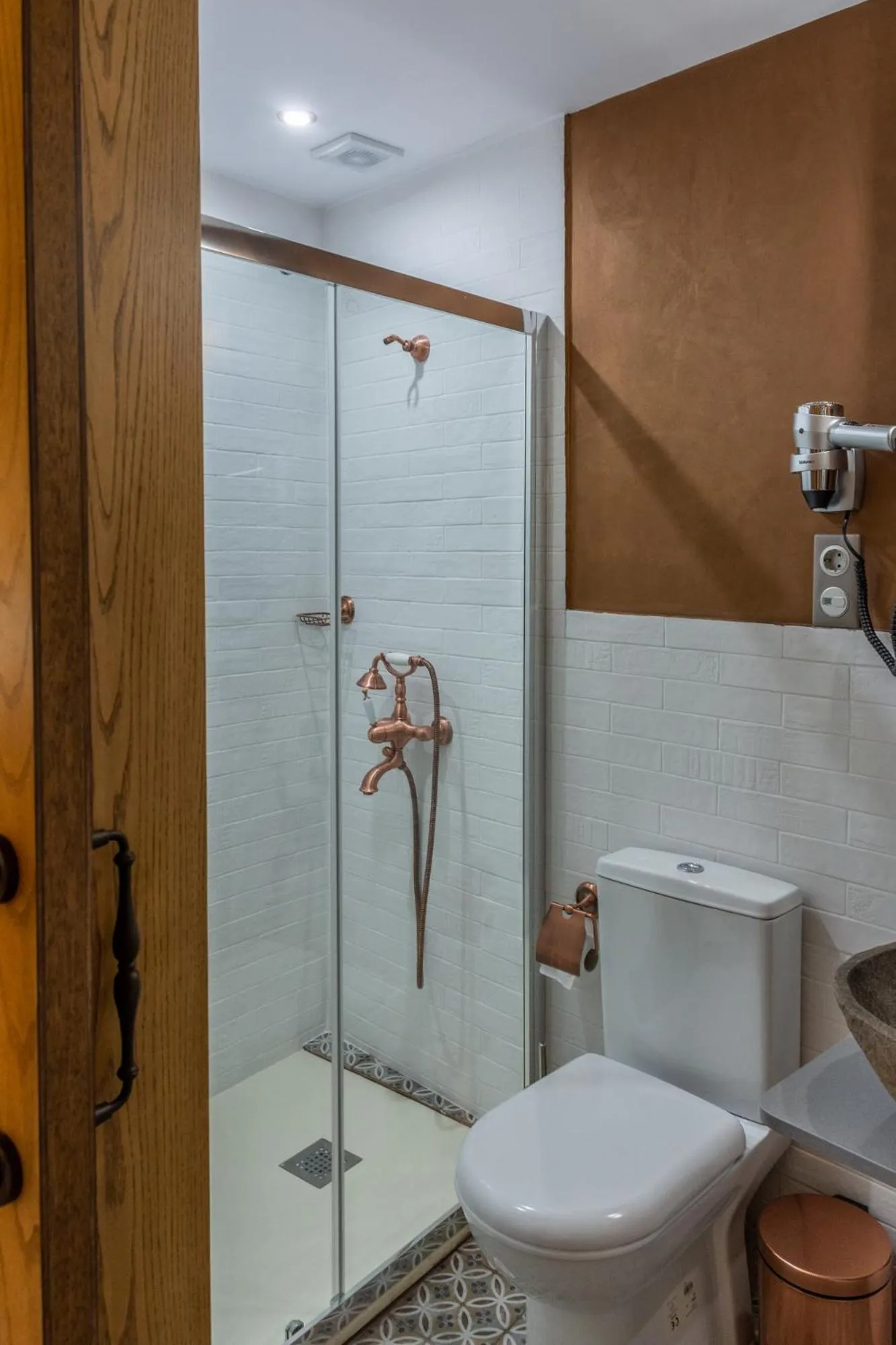 Shower in Villa Virginia Hotel