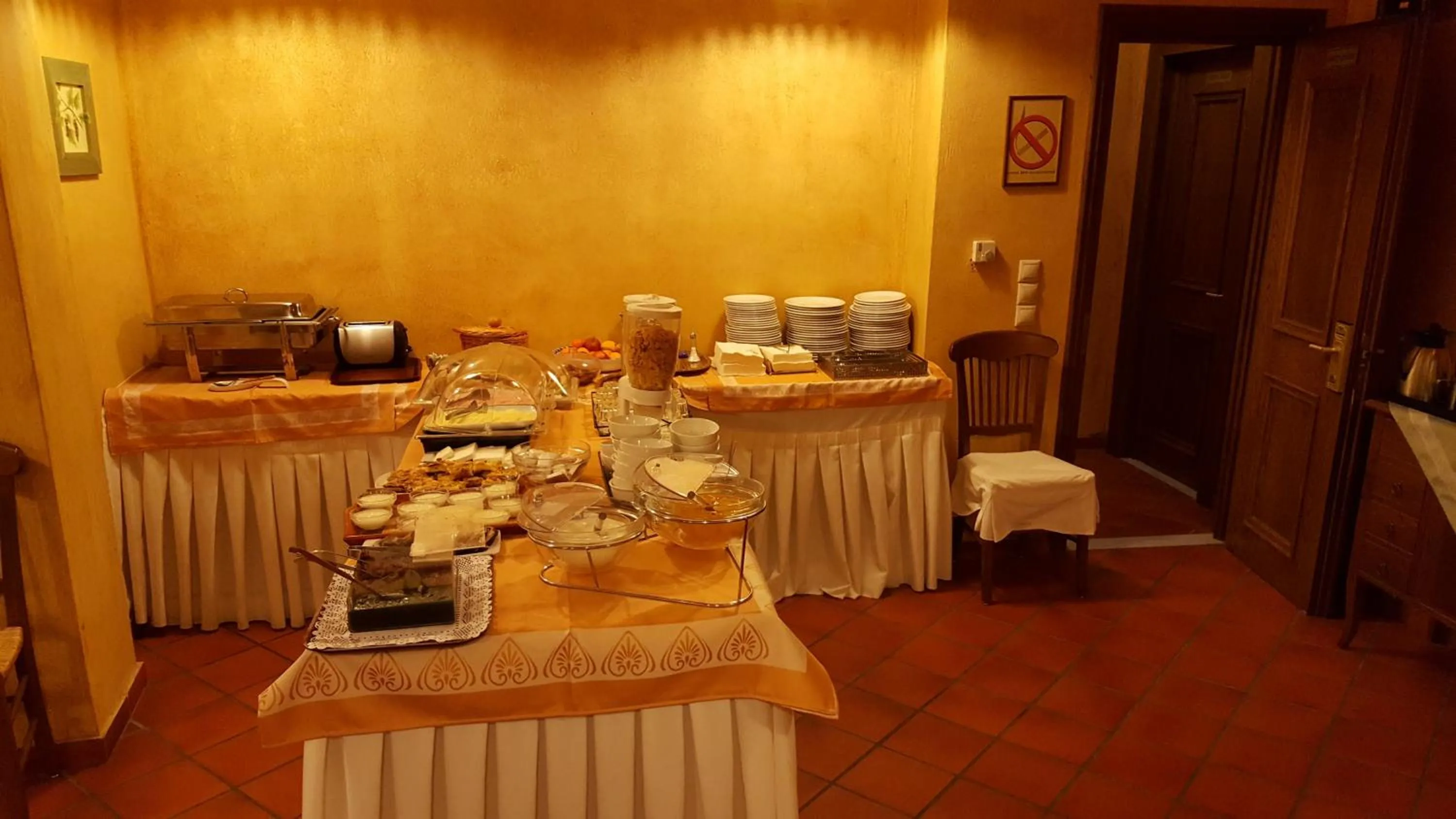 Breakfast in Villa Virginia Hotel