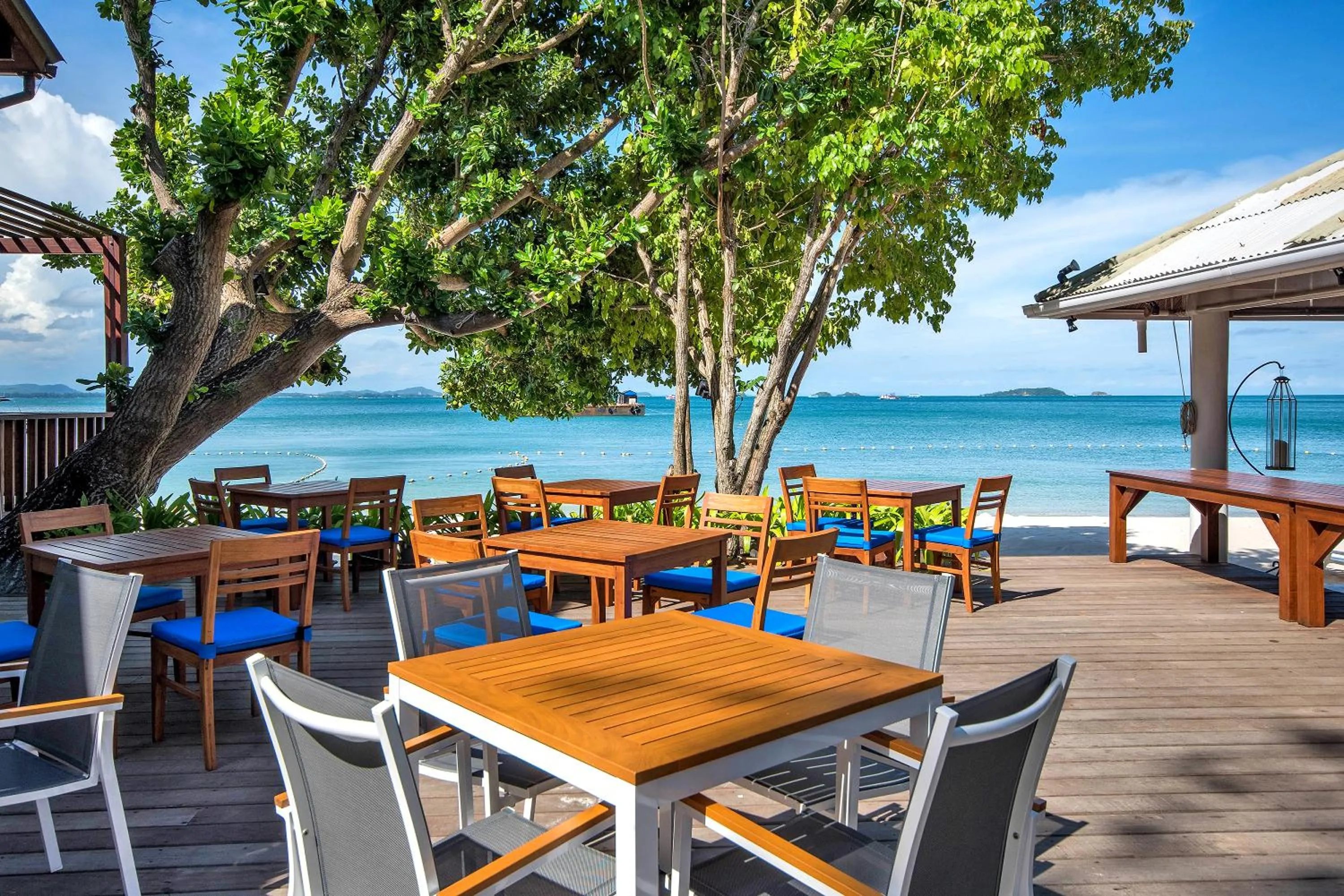 Restaurant/places to eat in Aqua Beads Samed