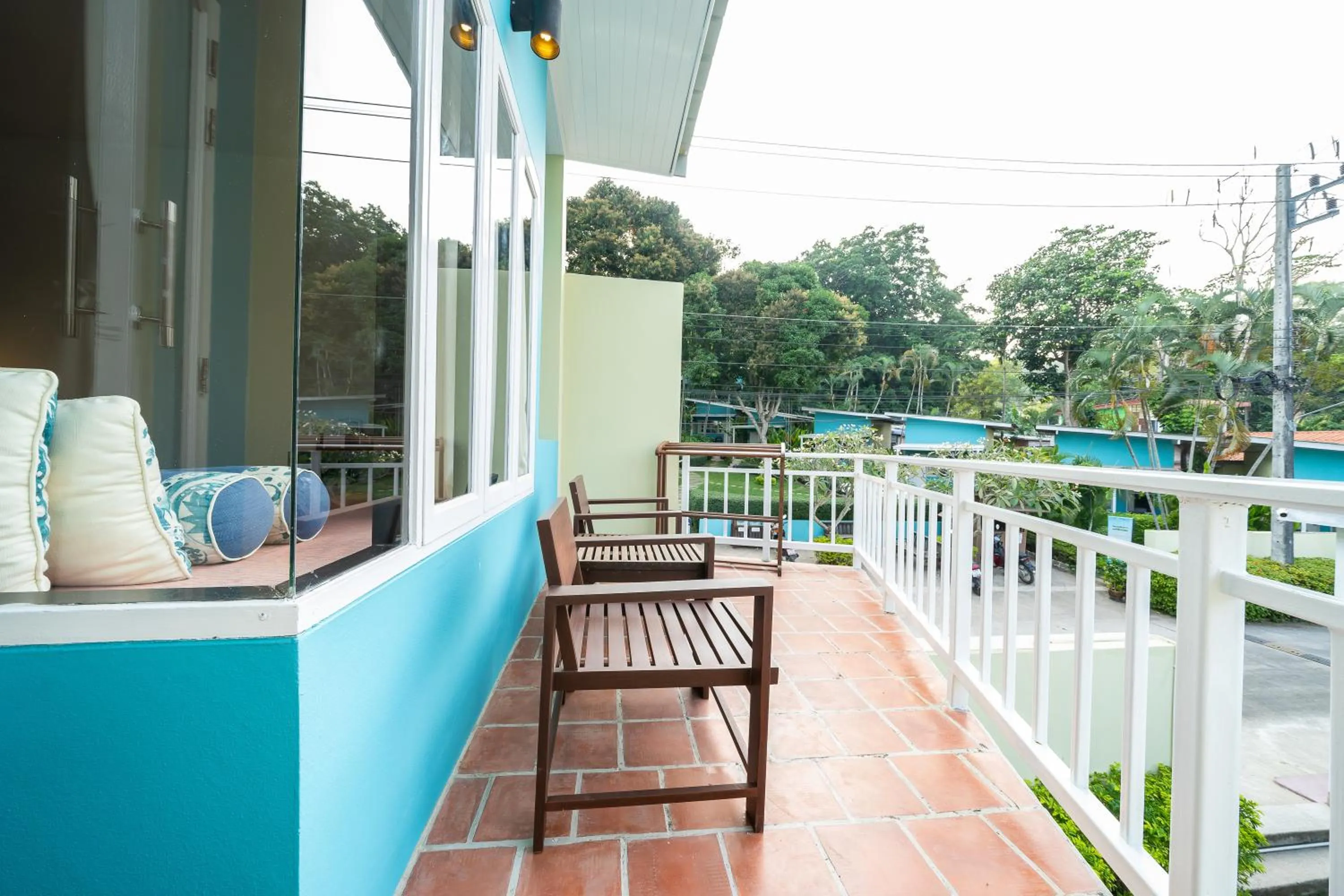 Balcony/Terrace in Aqua Beads Samed