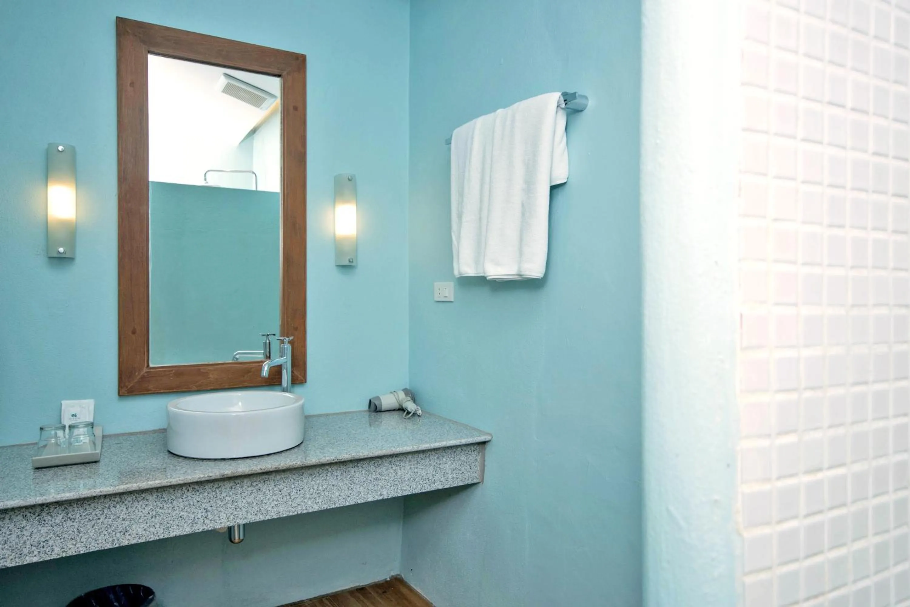 Bathroom in Aqua Beads Samed