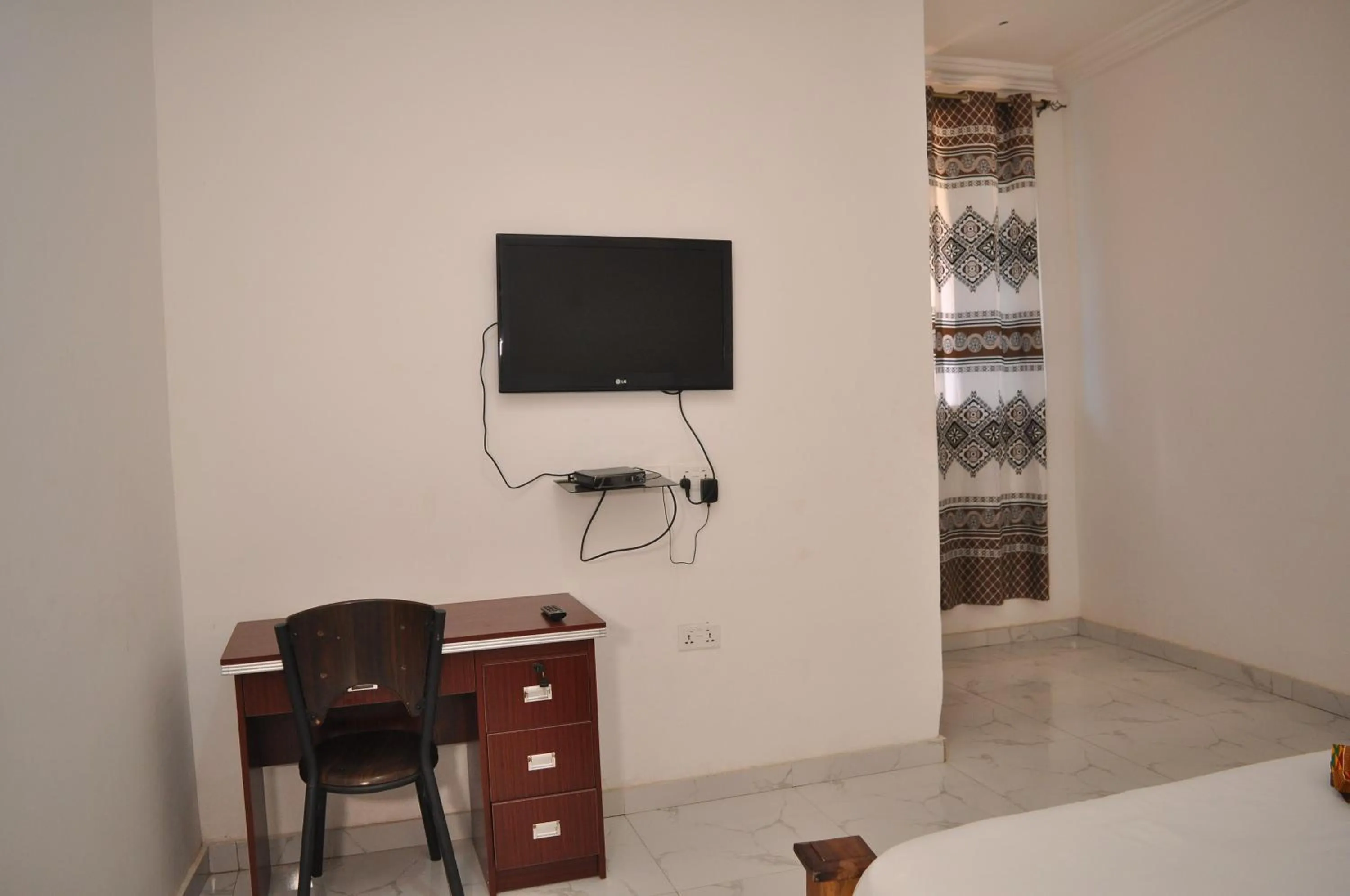 TV and multimedia in BB Tributary Hotel