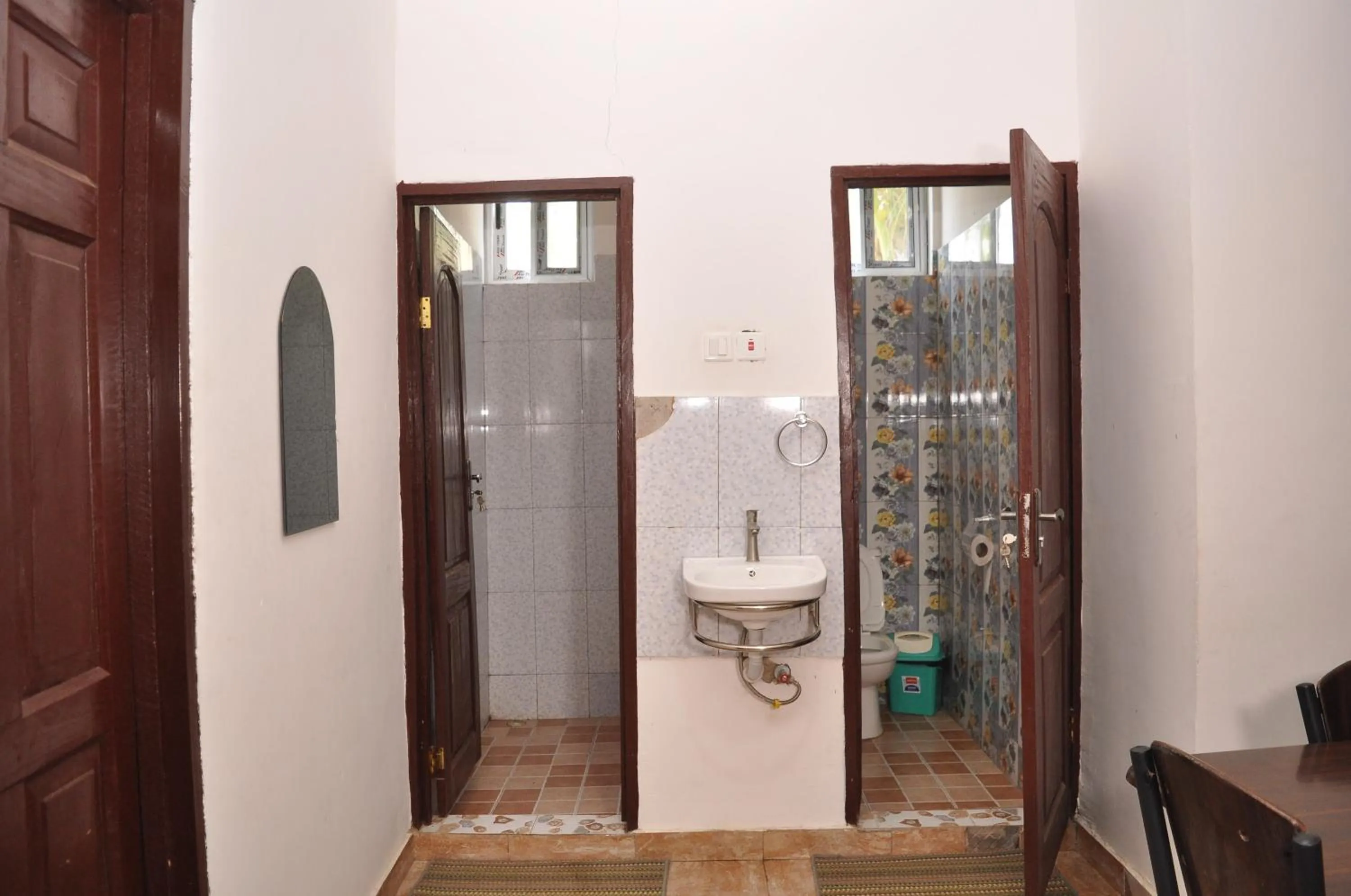 Shower in BB Tributary Hotel