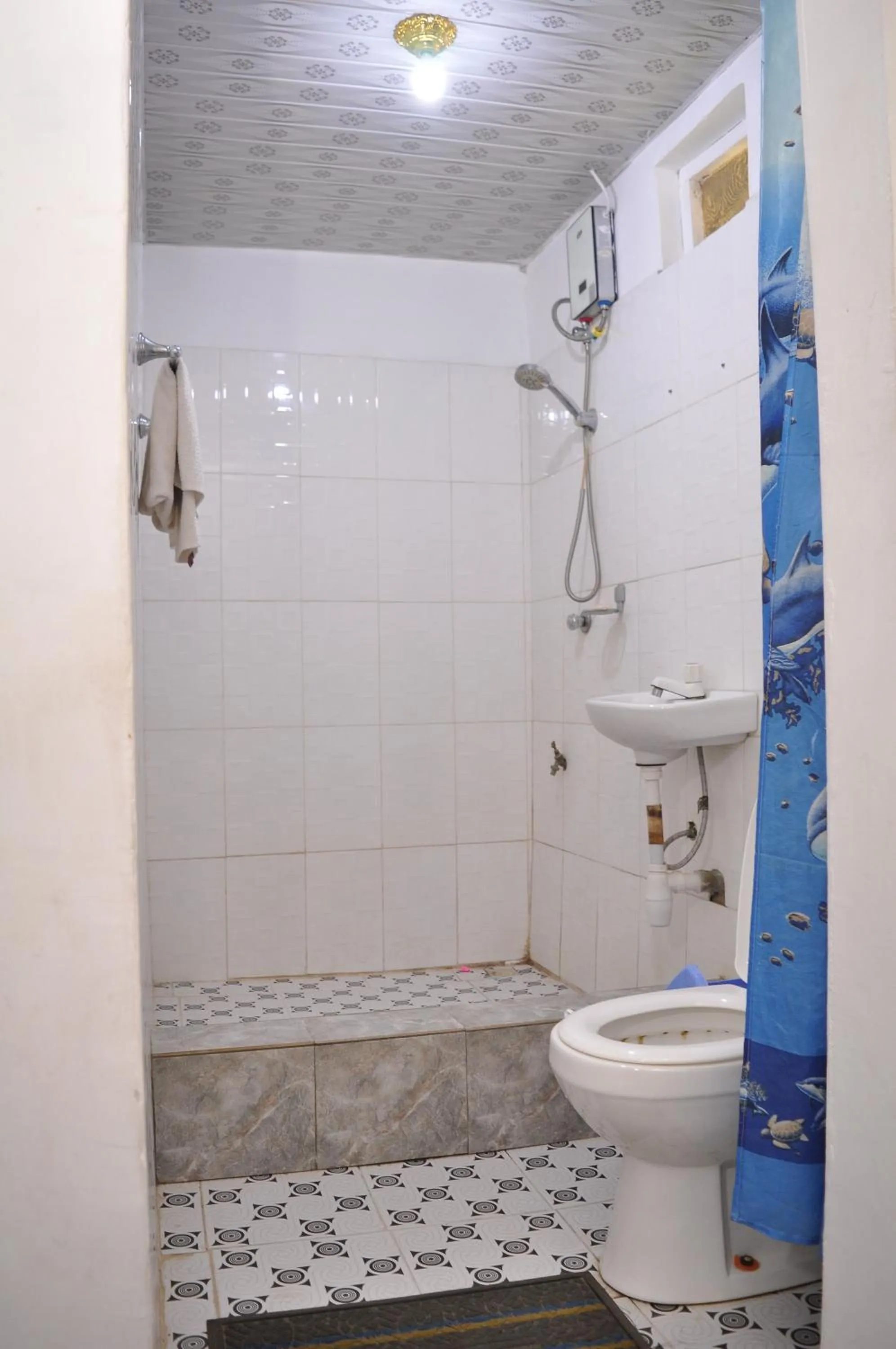 Shower in BB Tributary Hotel