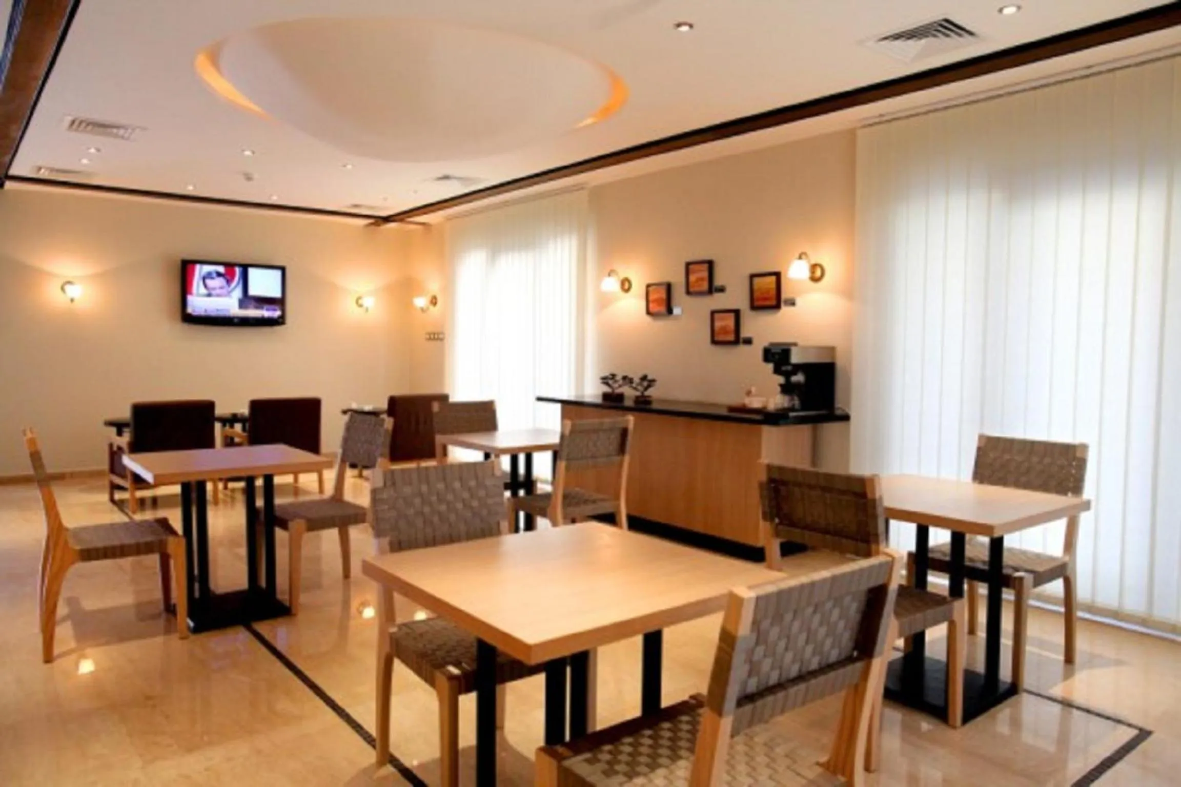 Restaurant/places to eat in Jabal Amman Hotel (Heritage House)