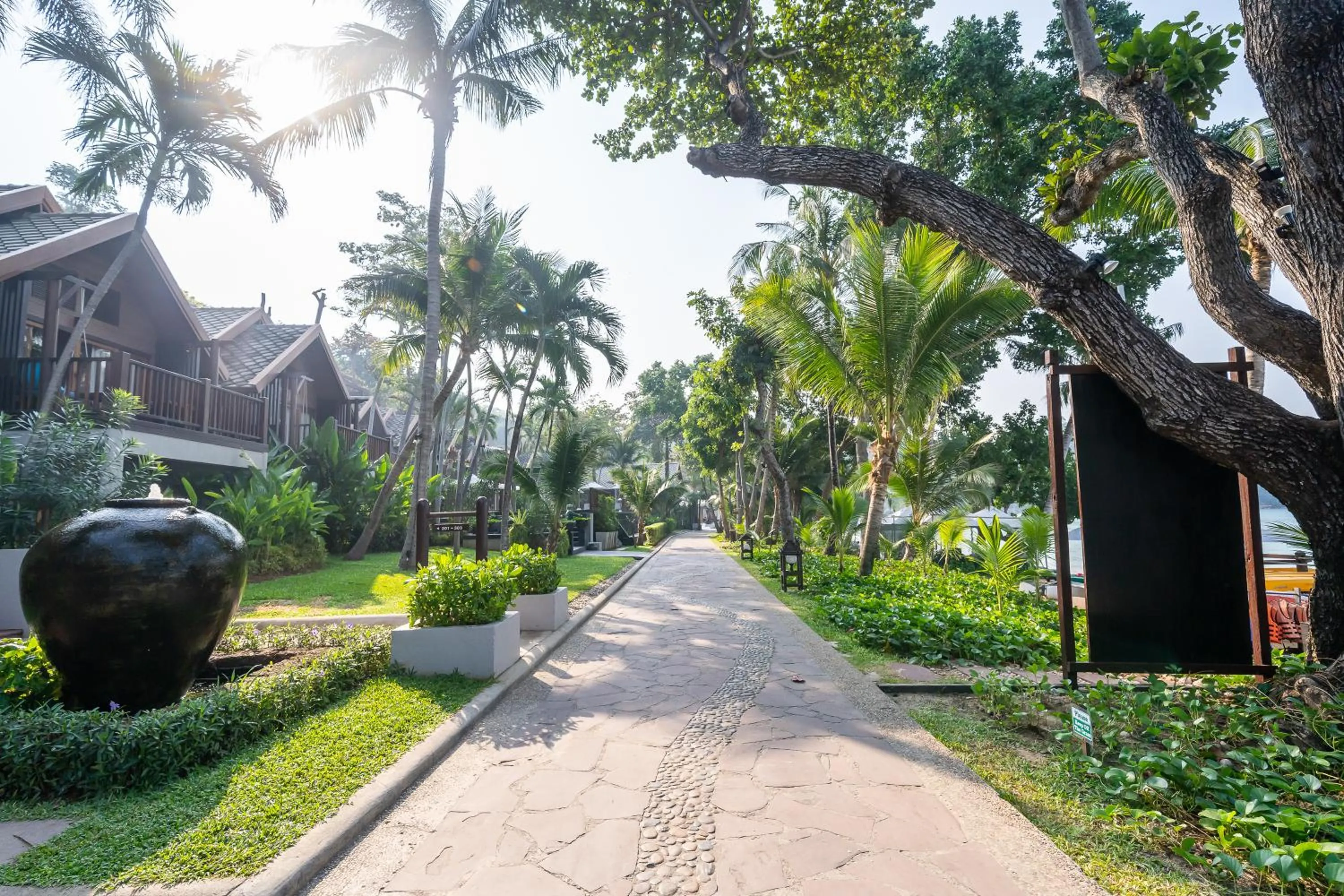 Garden in Ao Prao Resort