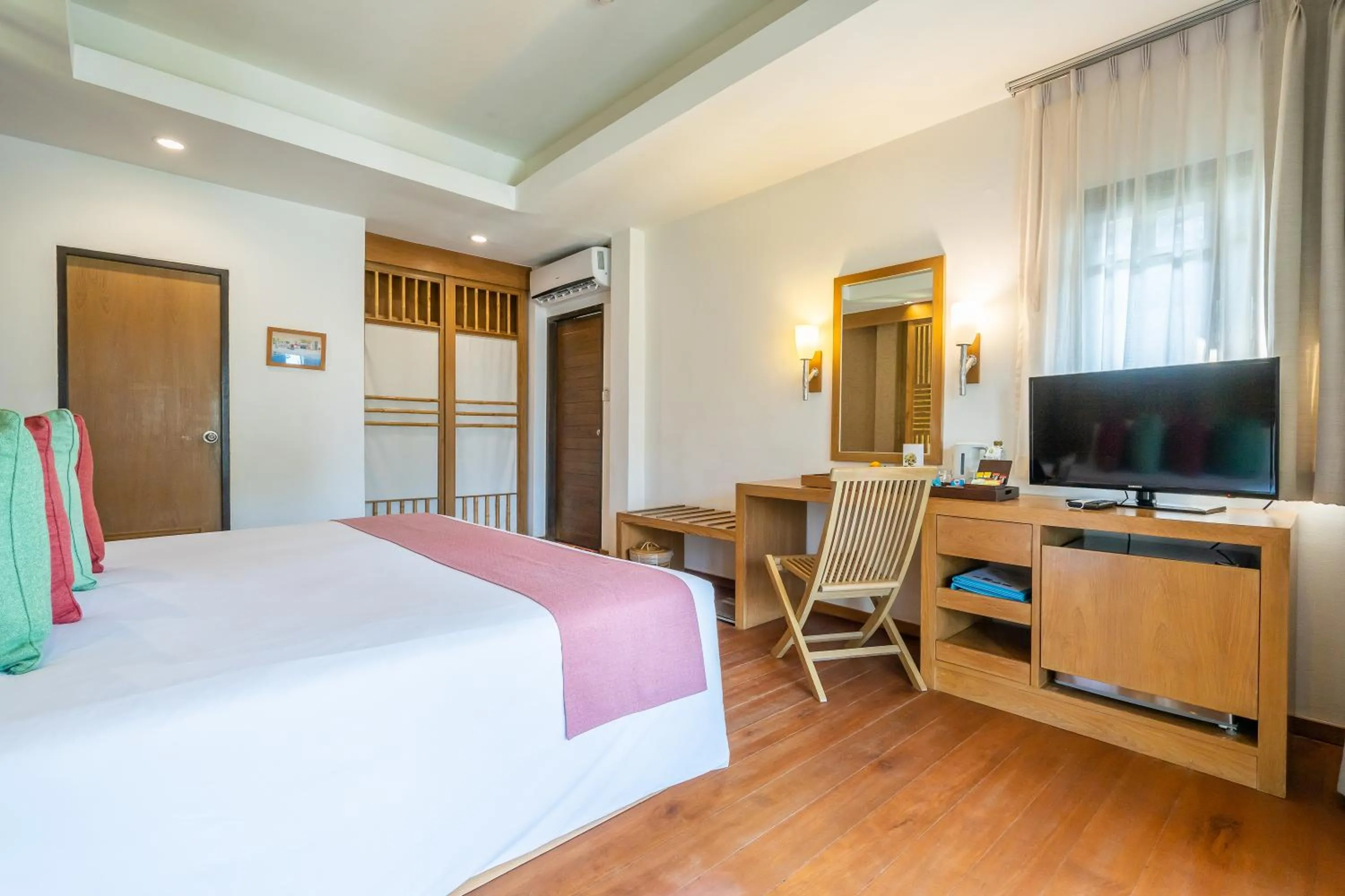 Bedroom, Bed in Ao Prao Resort