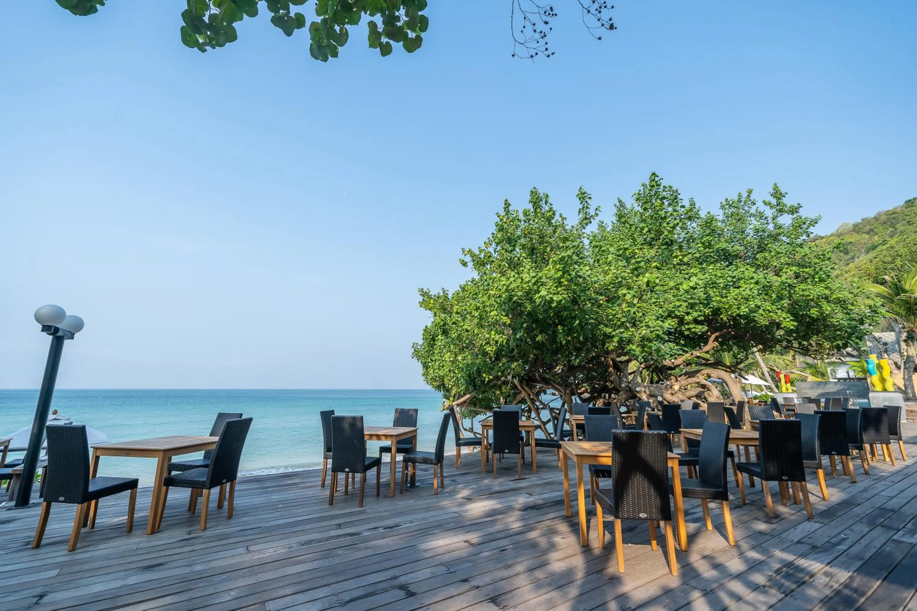 Restaurant/places to eat in Ao Prao Resort