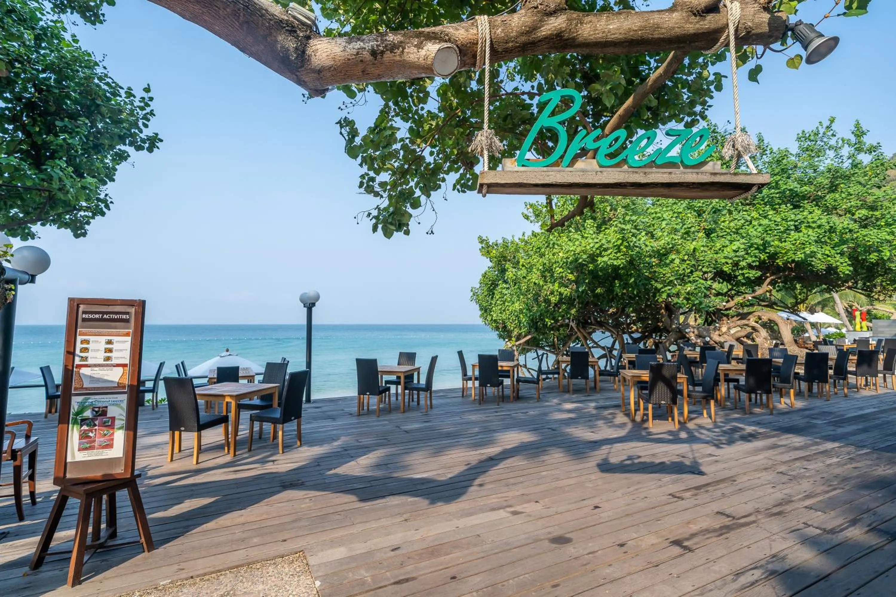 Restaurant/places to eat in Ao Prao Resort