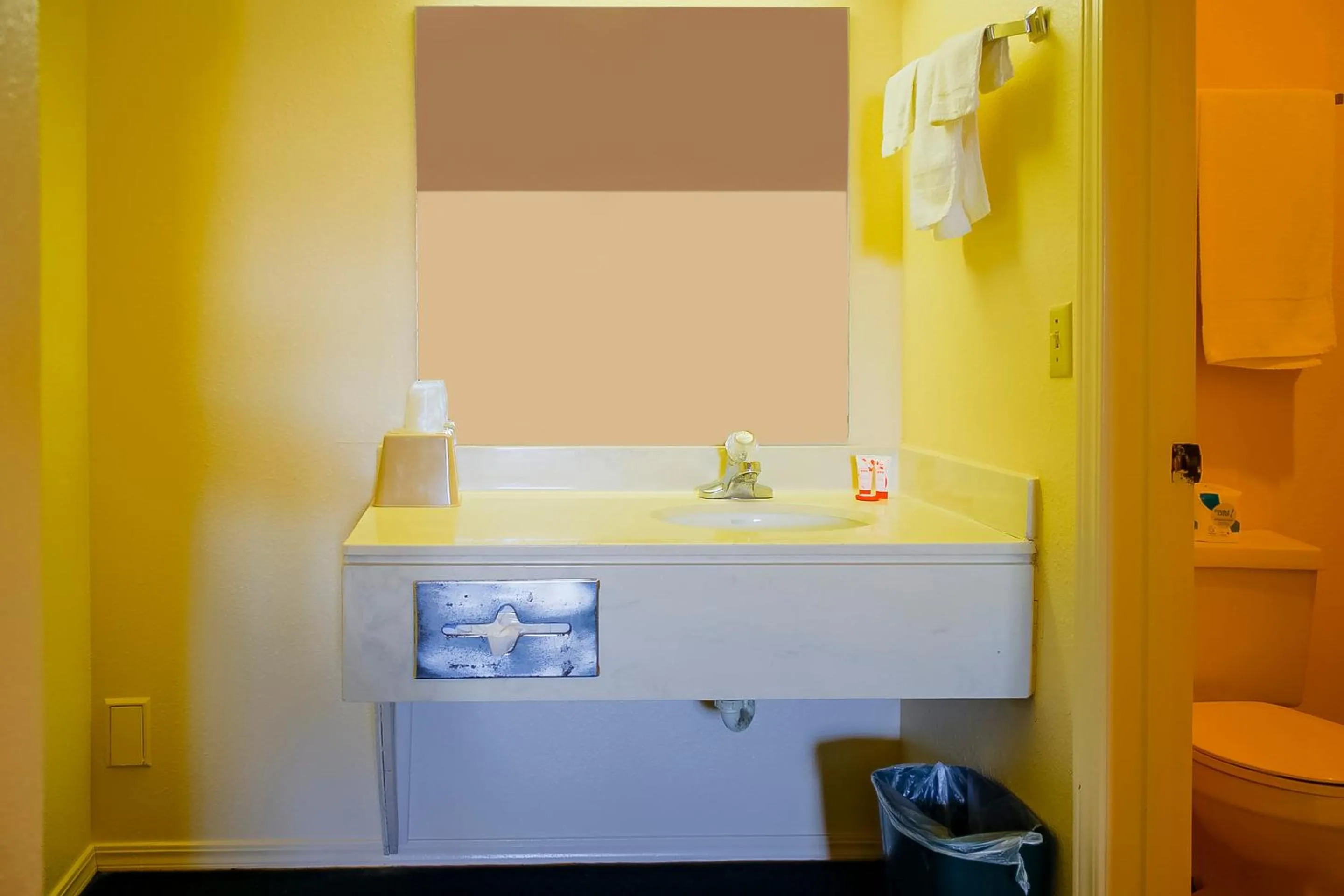 Bedroom in Duncan Inn by OYO, OK - Hwy 81 Near Chisholm Casino