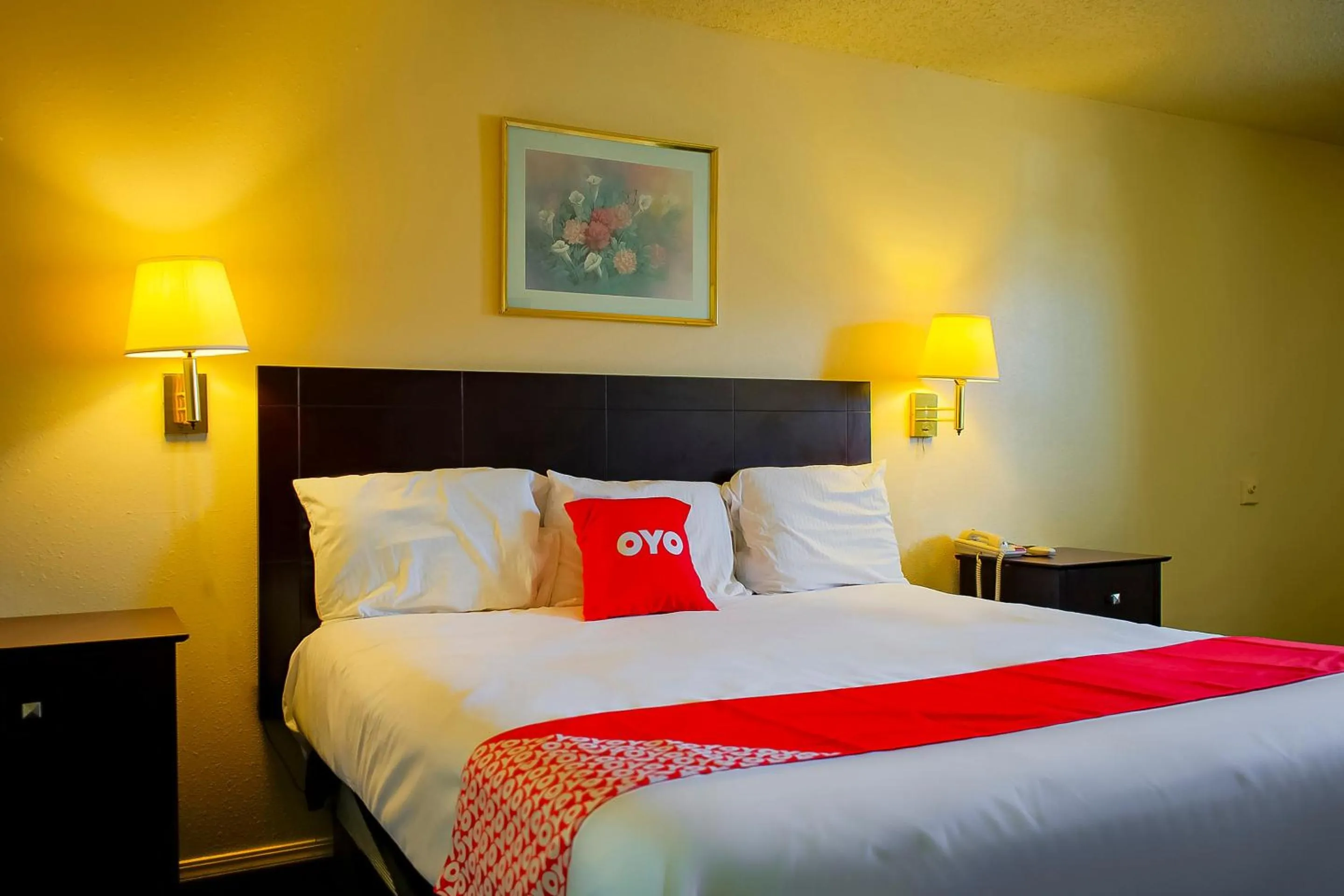 Bedroom, Bed in Duncan Inn by OYO, OK - Hwy 81 Near Chisholm Casino