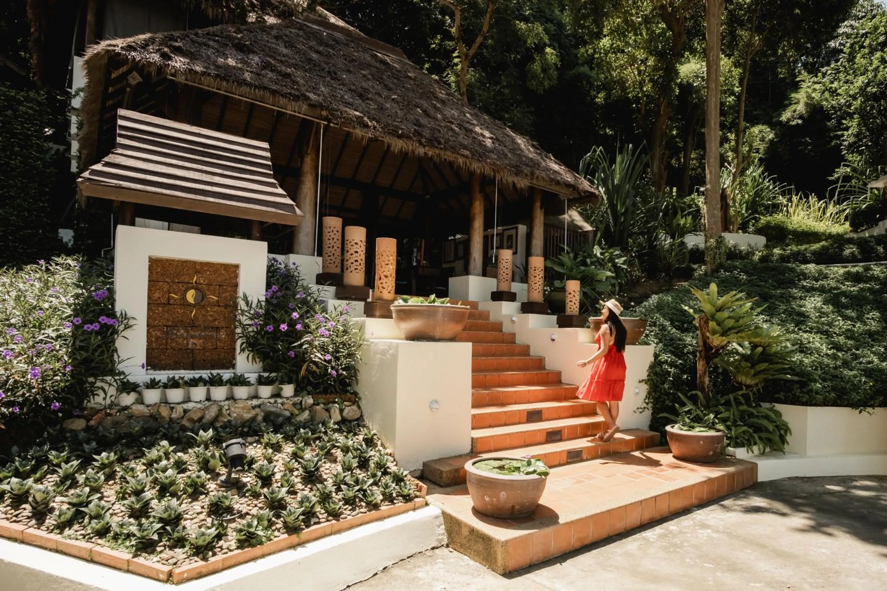 Massage in Le Vimarn Cottages & Spa