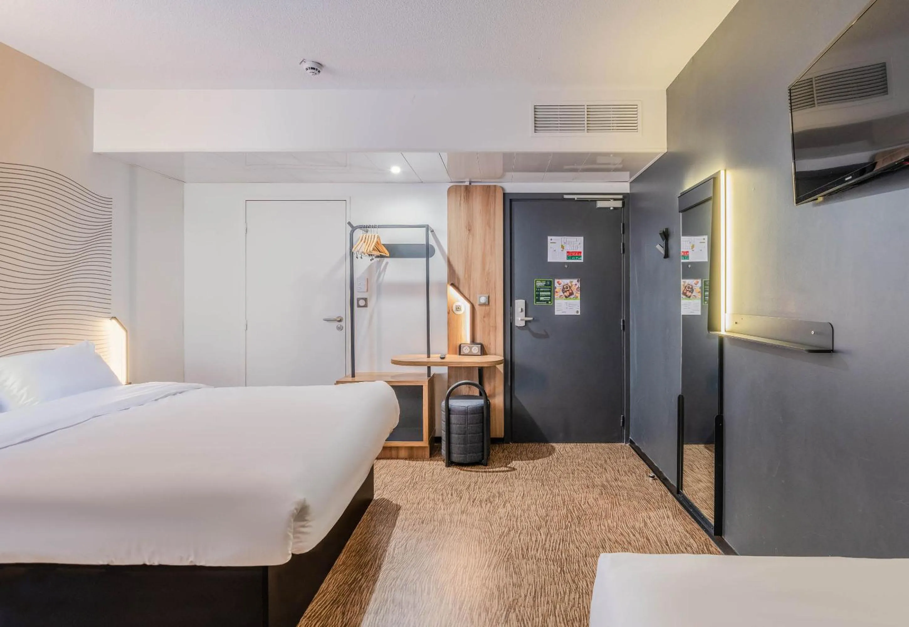 Bedroom, Bed in B&B HOTEL LYON Centre Perrache