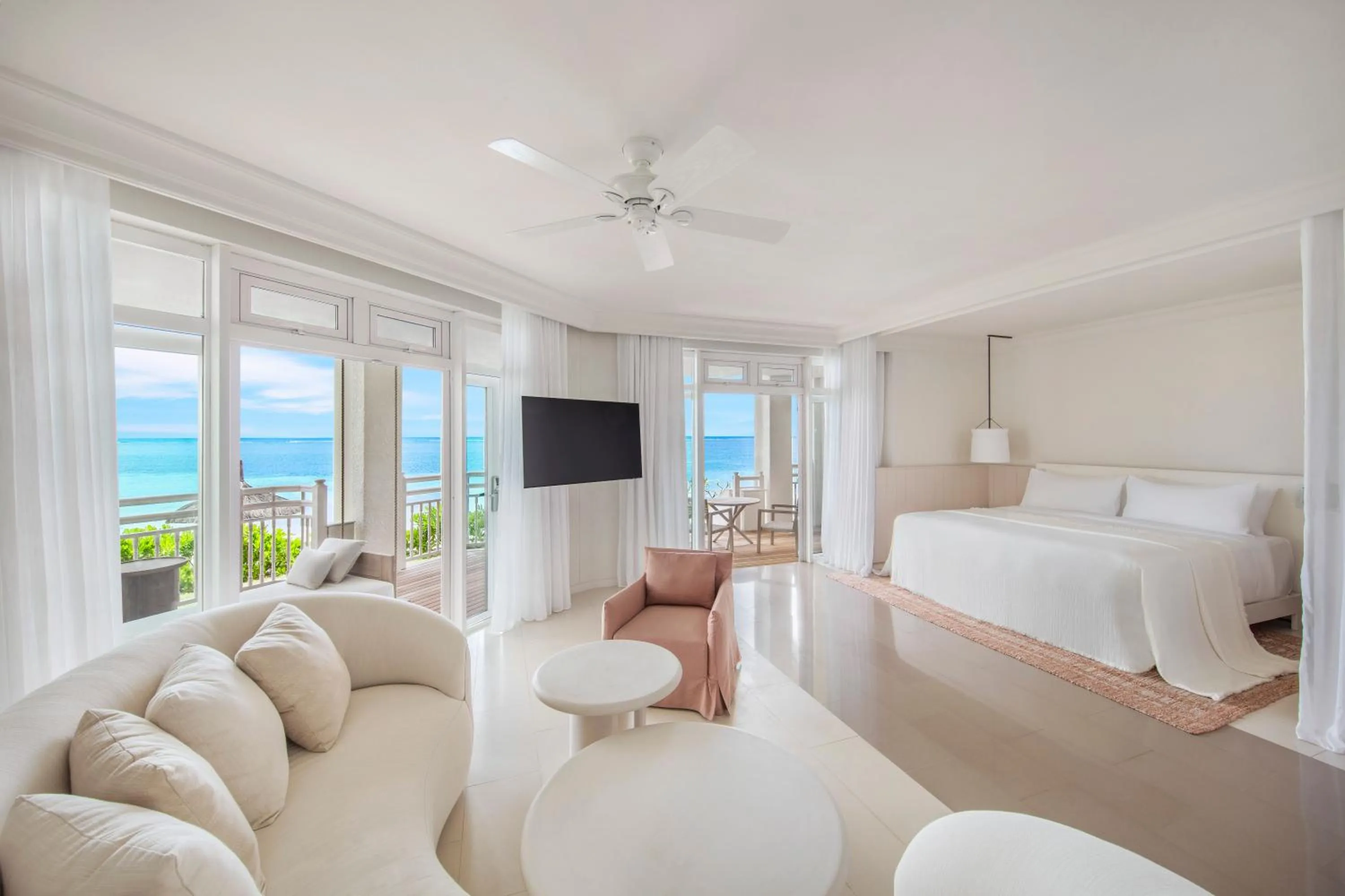 Bedroom, Bed in LUX* Belle Mare Resort & Villas