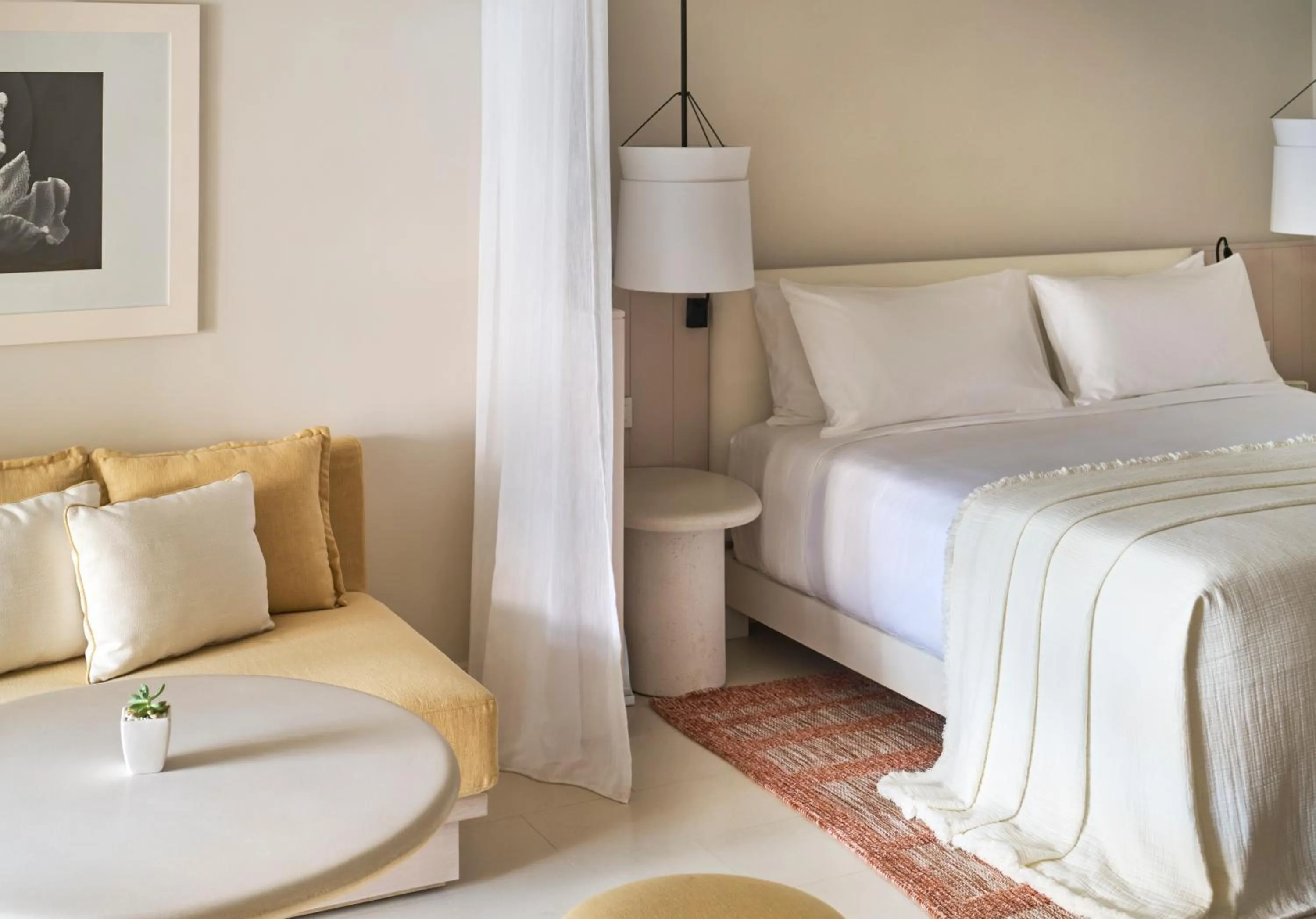 TV and multimedia, Bed in LUX* Belle Mare Resort & Villas