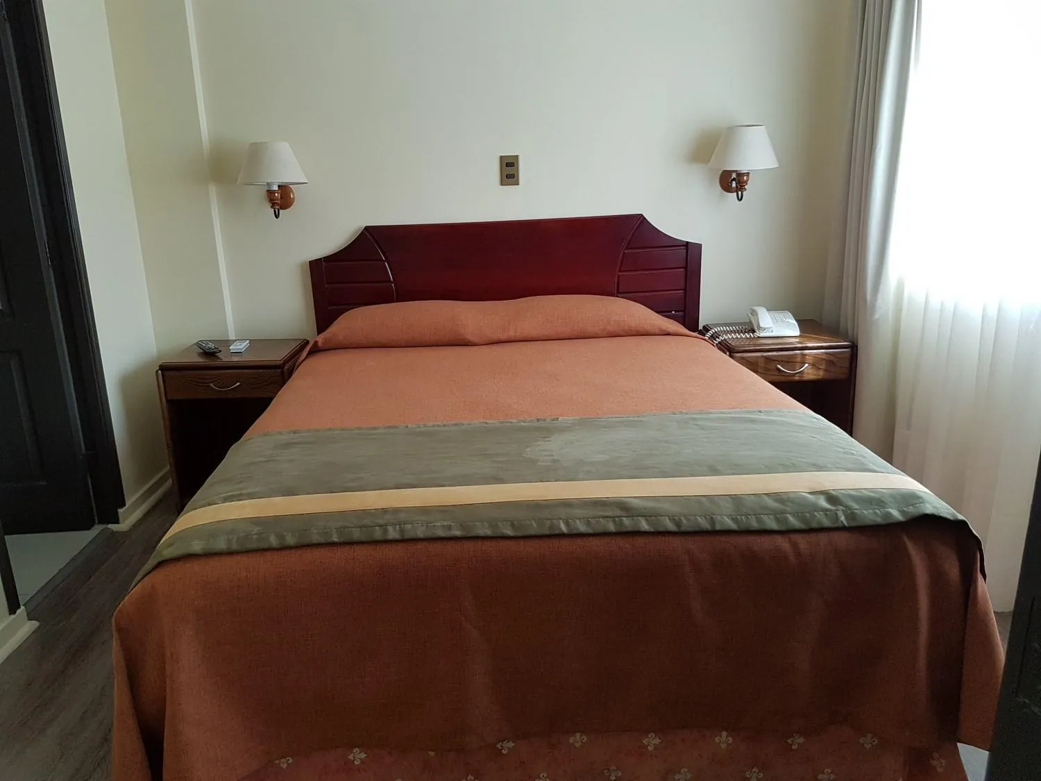 Photo of the whole room, Bed in Hotel Diego de Almagro Antofagasta Express