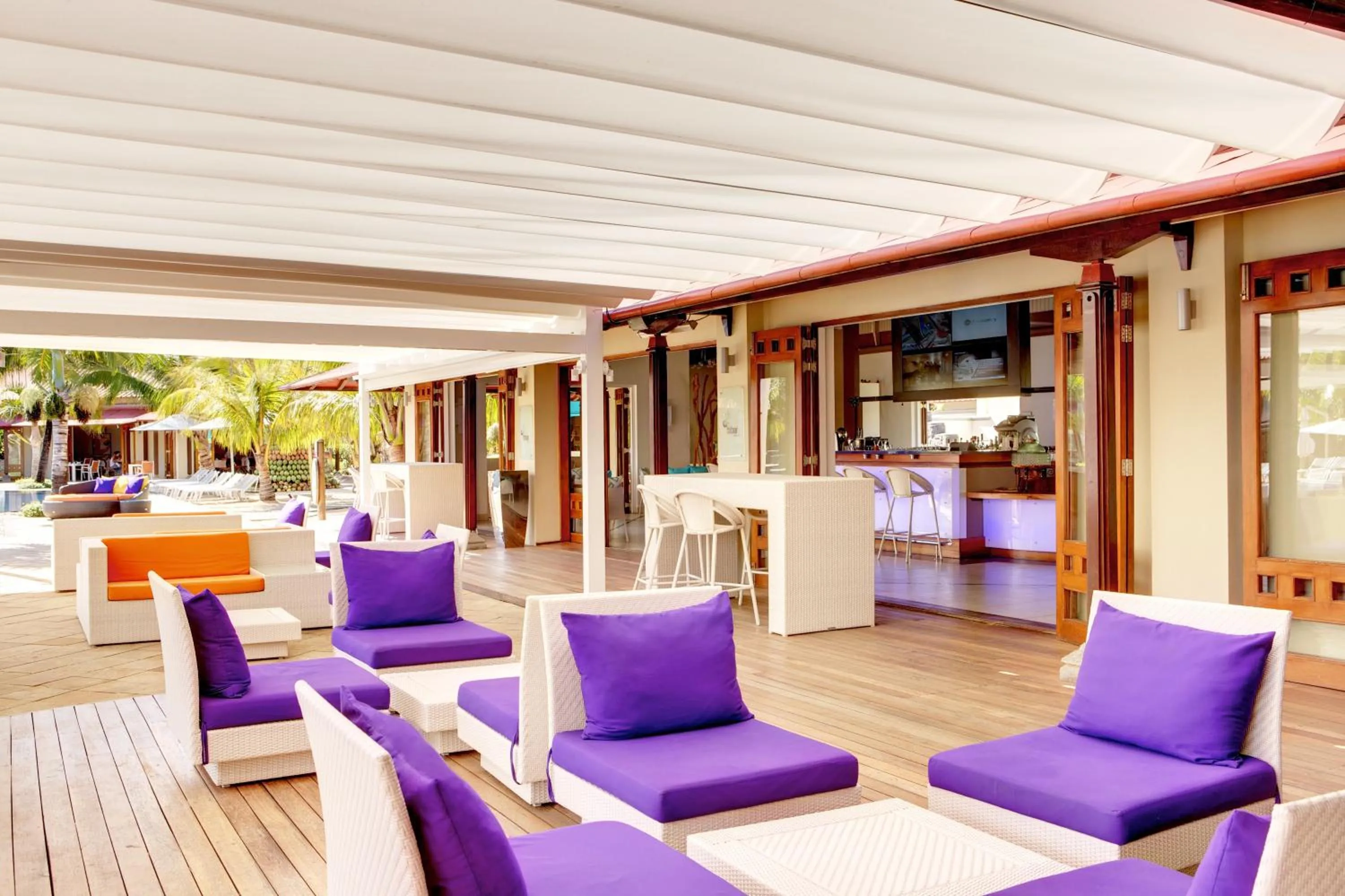 Lounge or bar in Tamassa Bel Ombre