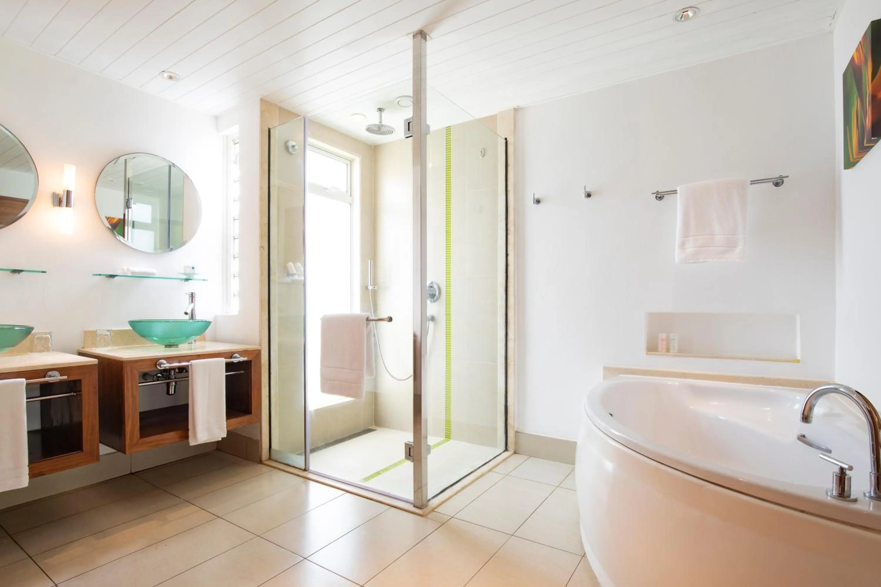 Shower in Tamassa Bel Ombre