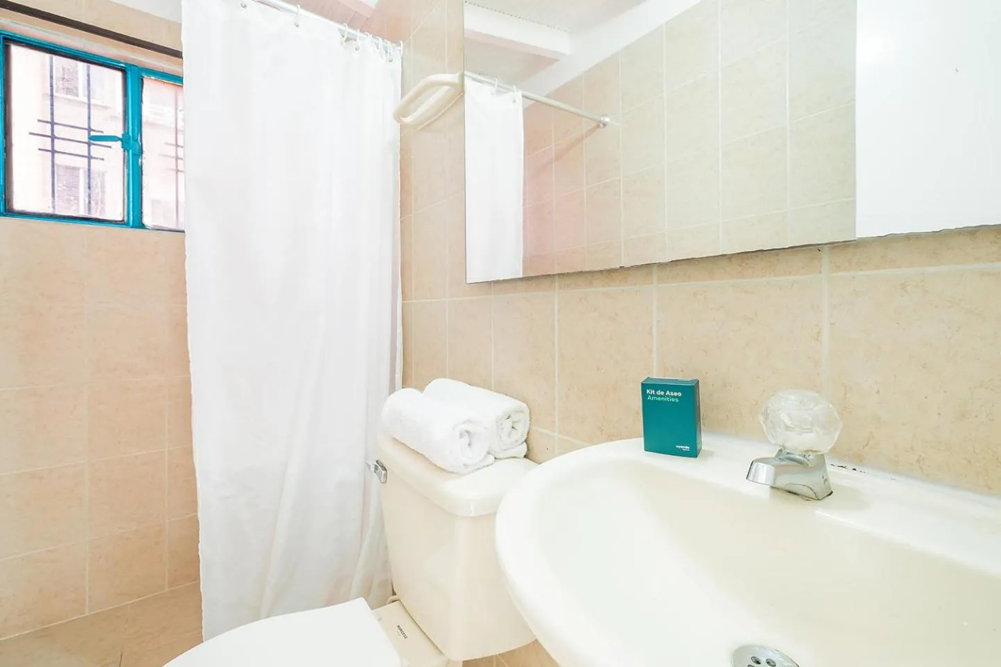 Bathroom in Casa de Pinos Hotel