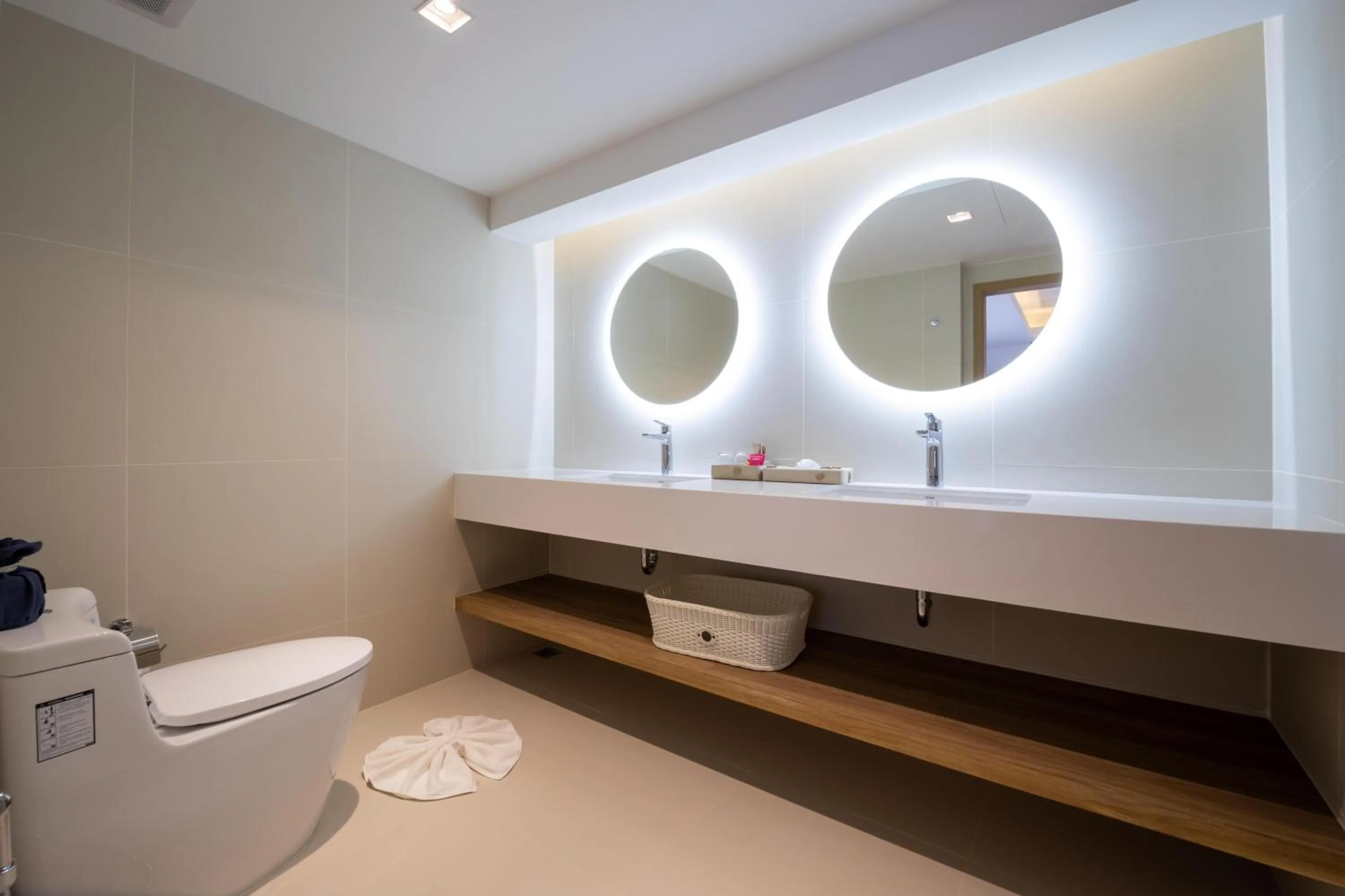 Shower in Baan Samui Resort - SHA Extra Plus