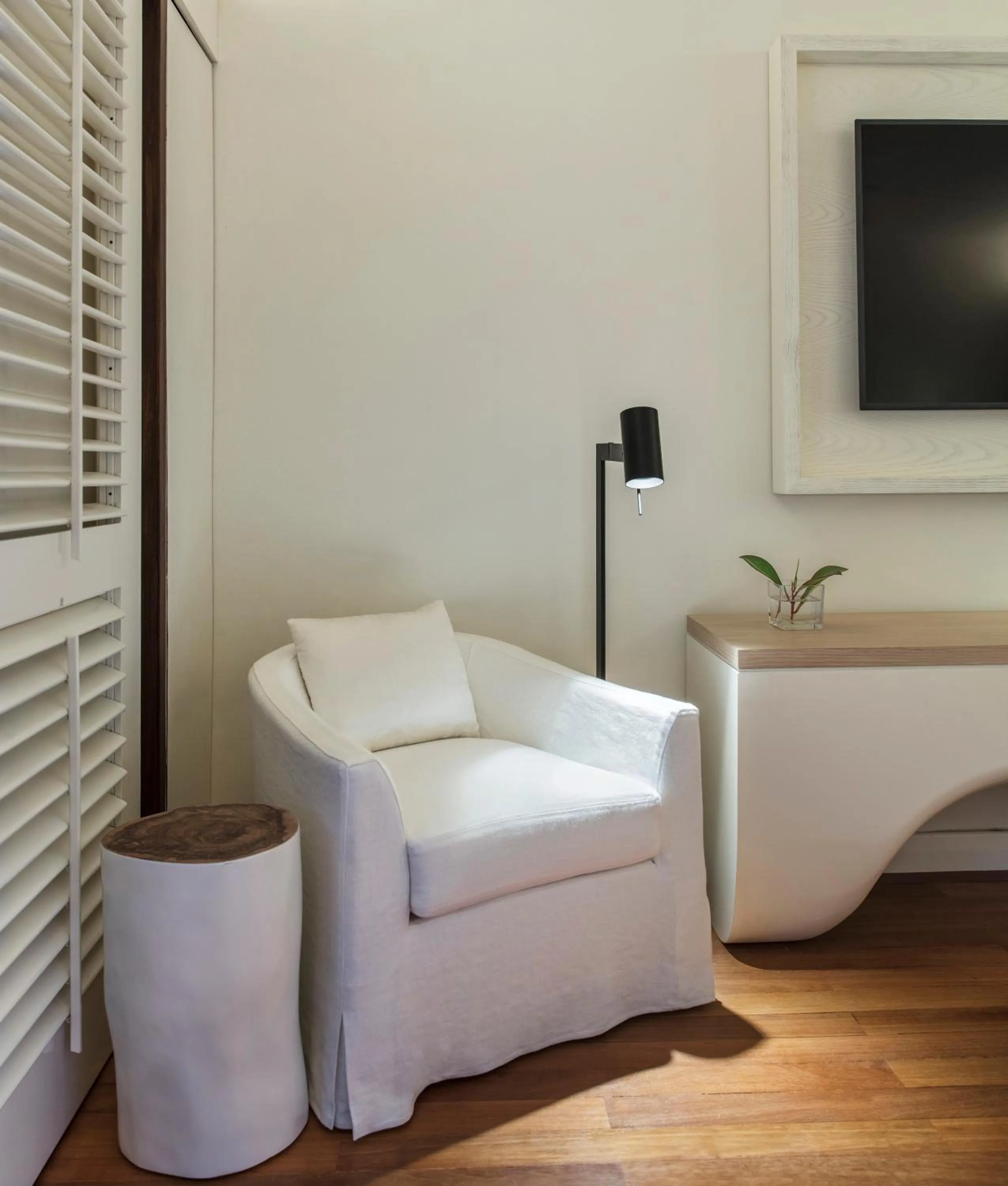 TV and multimedia in LUX* Le Morne Resort