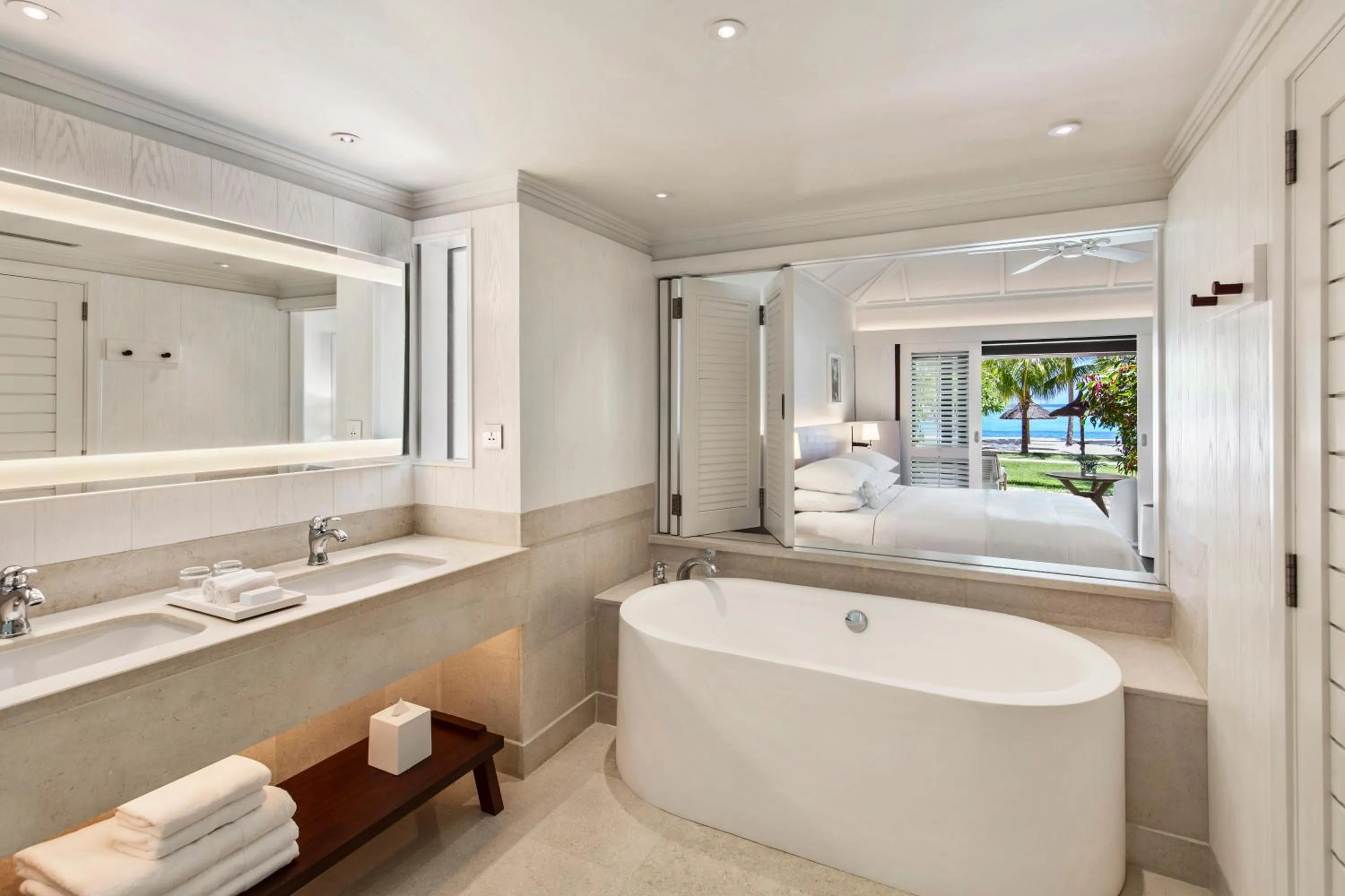 Toilet, Bed in LUX* Le Morne Resort