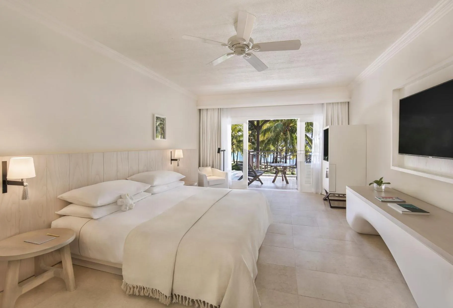 TV and multimedia, Bed in LUX* Le Morne Resort