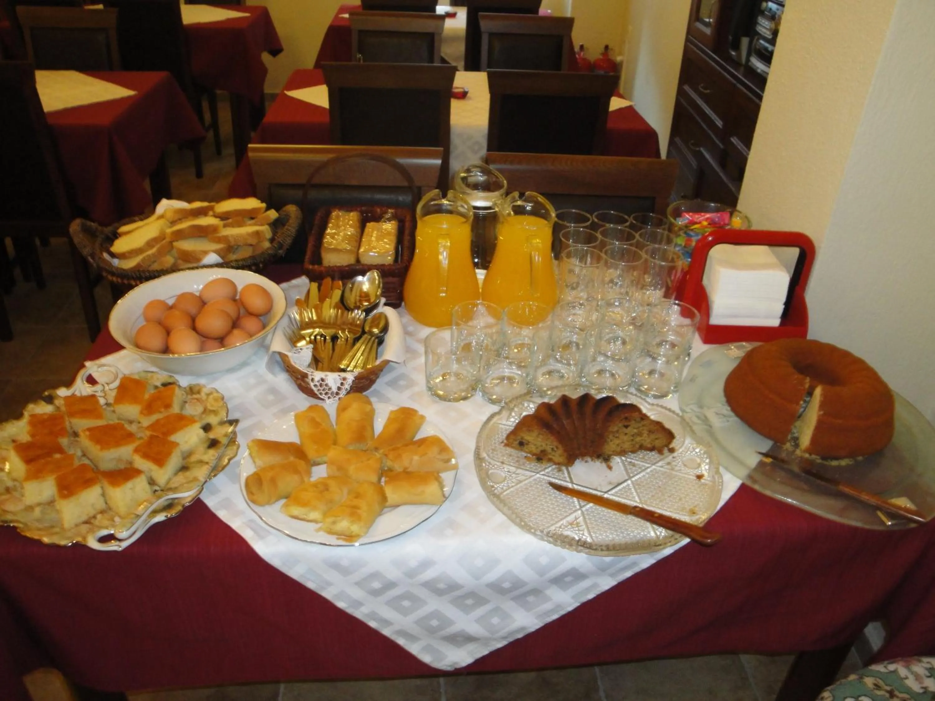 Food and drinks in Hotel Filoxenia