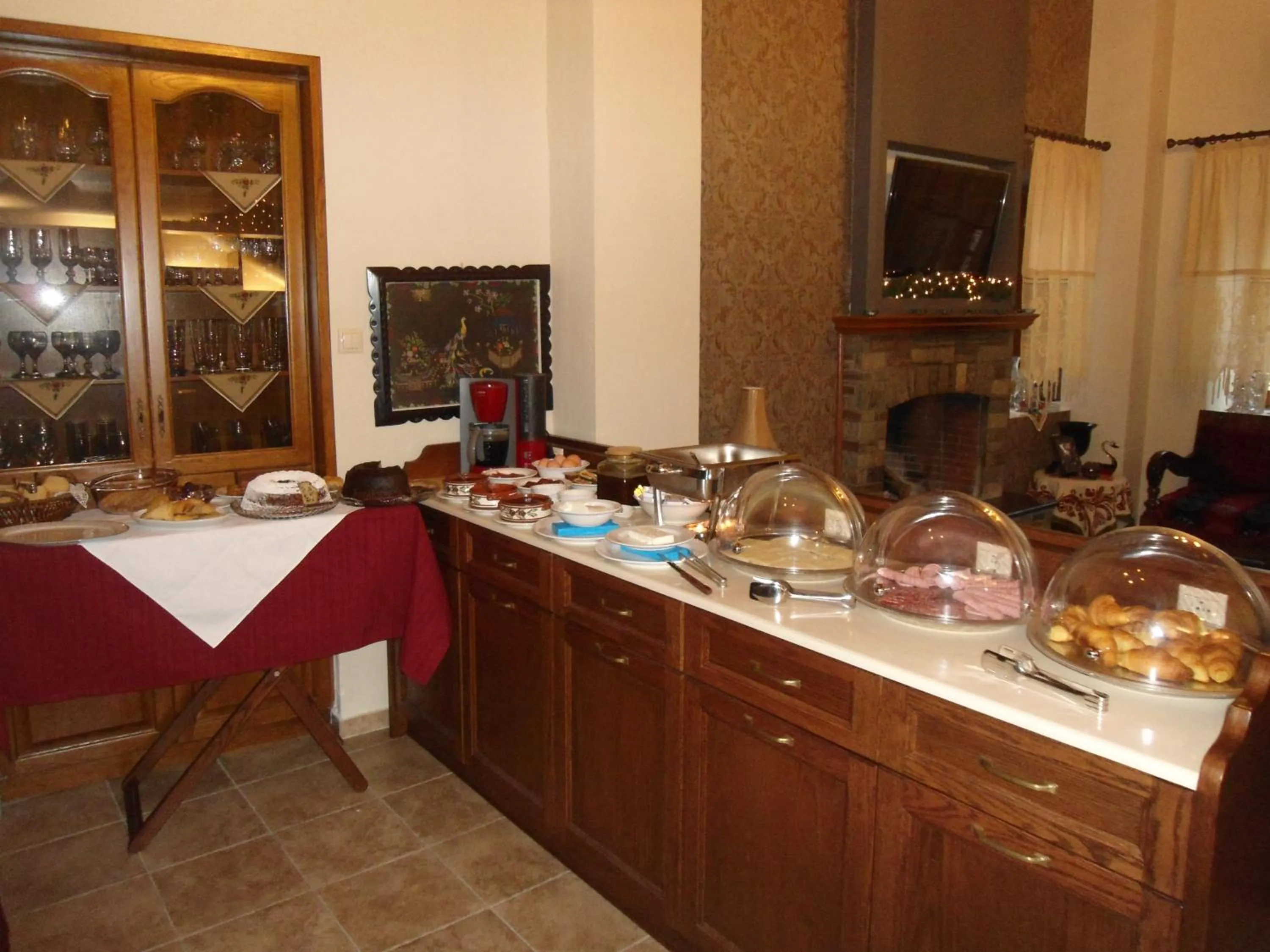 Buffet breakfast in Hotel Filoxenia